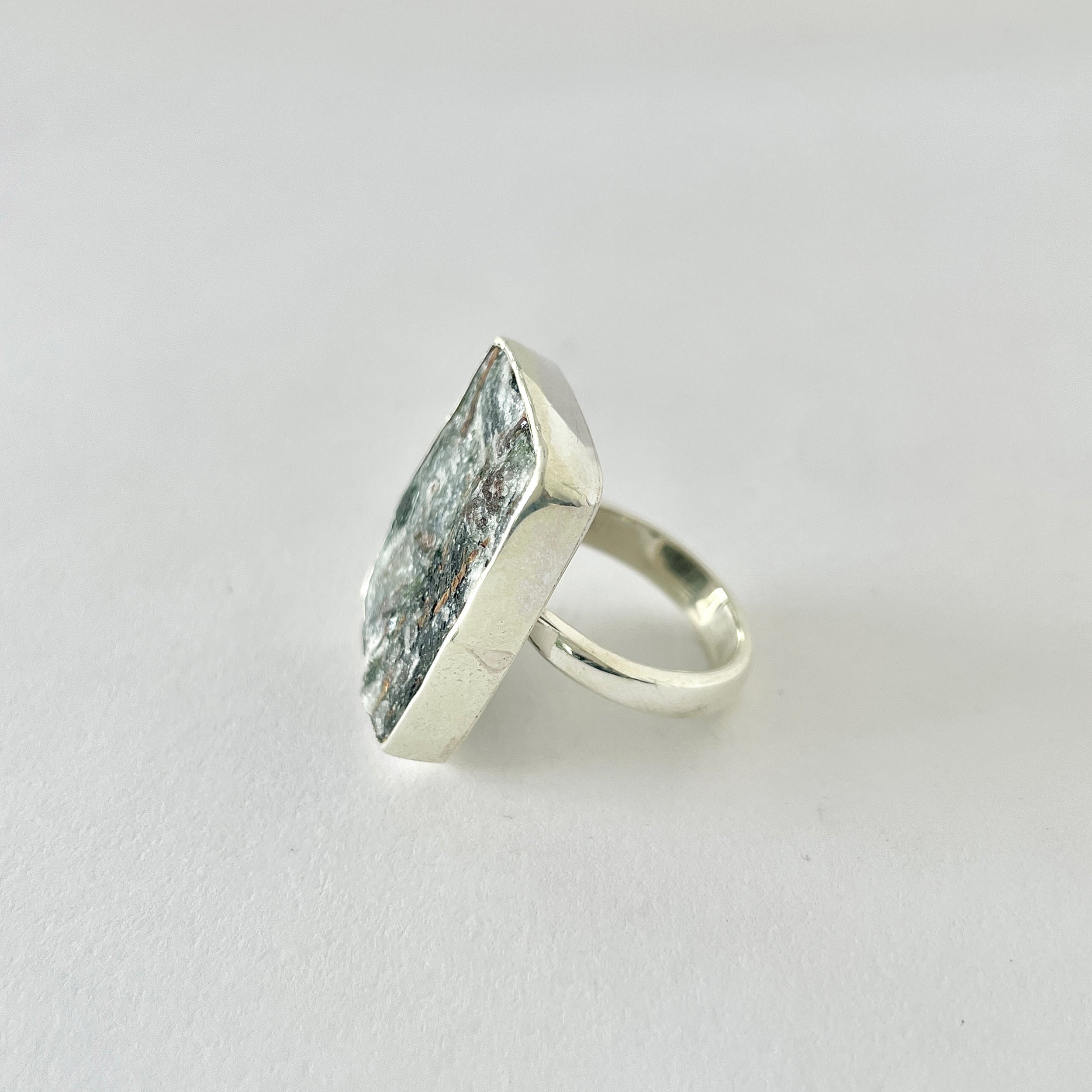 Astrophyllite Ring-(AST-2-48)