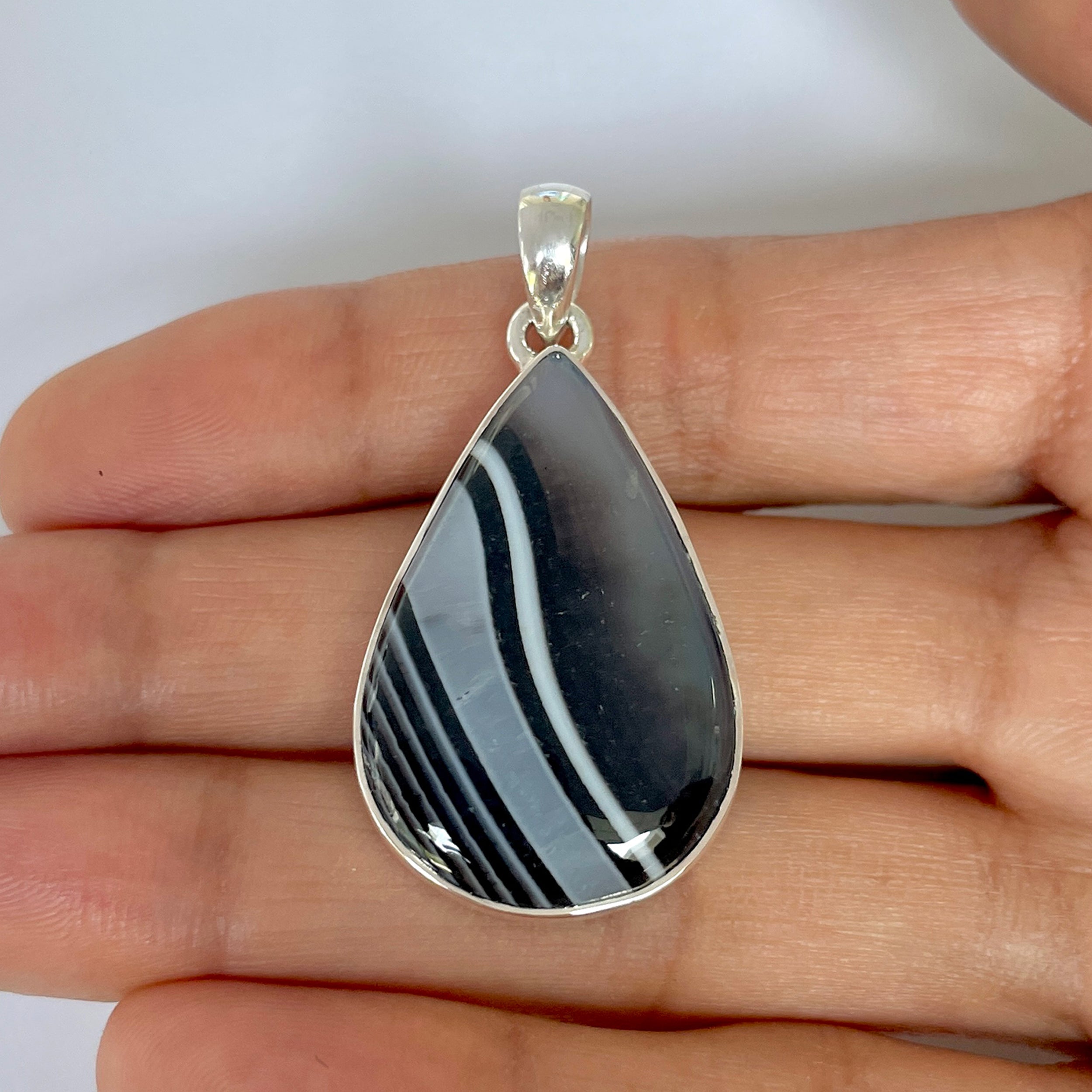 Banded Agate Pendant-(BAG-1-35)