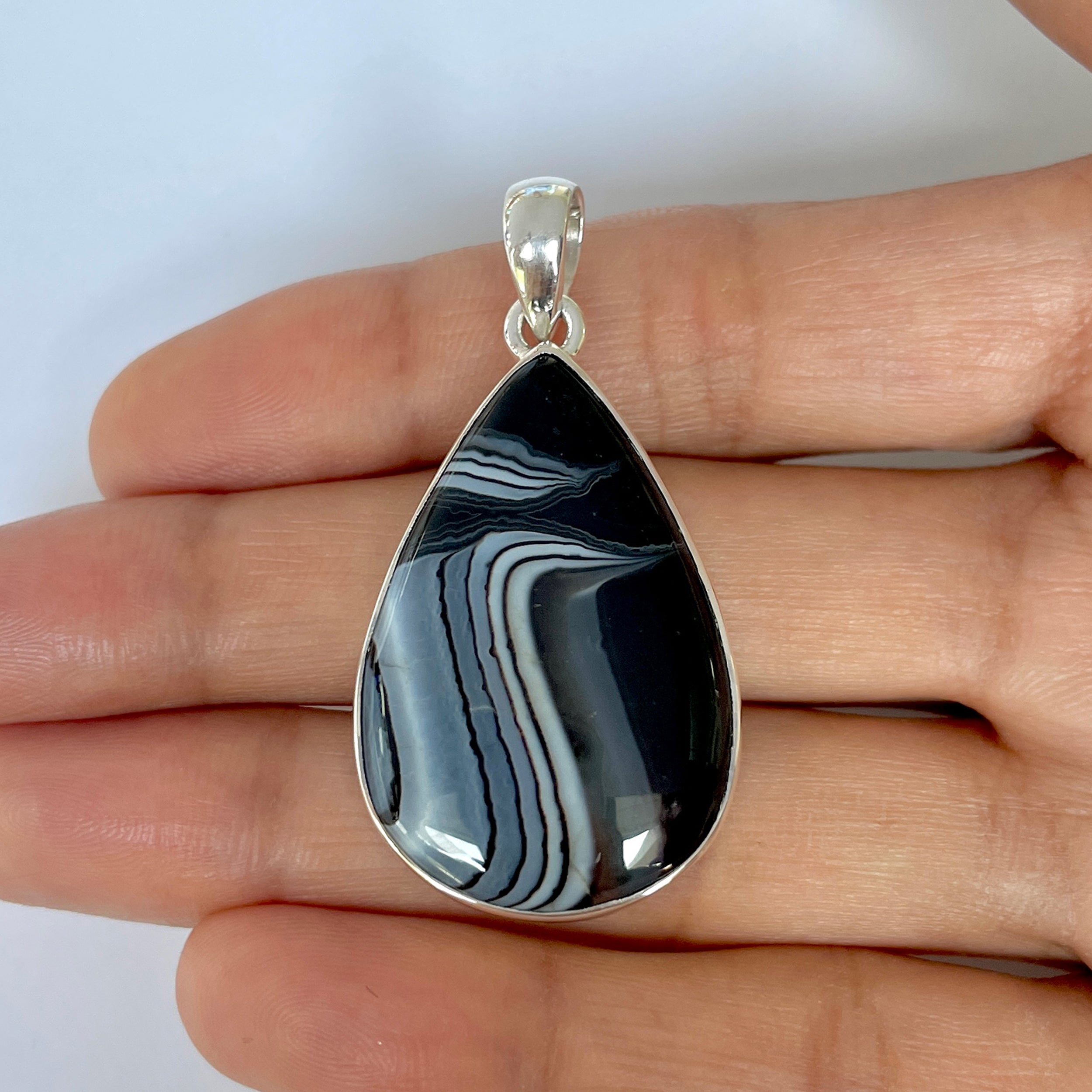 Banded Agate Pendant-(BAG-1-37)