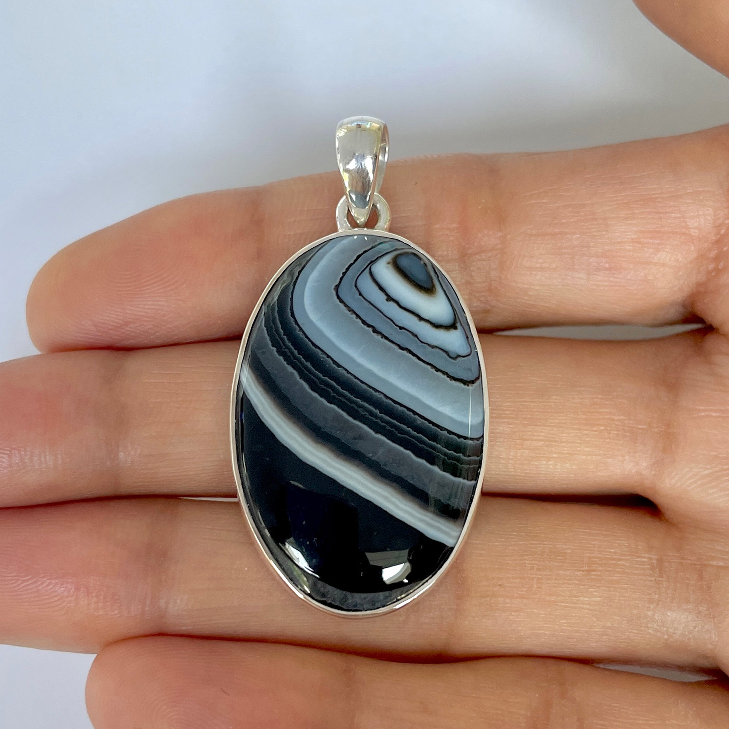 Banded Agate Pendant-(BAG-1-38)