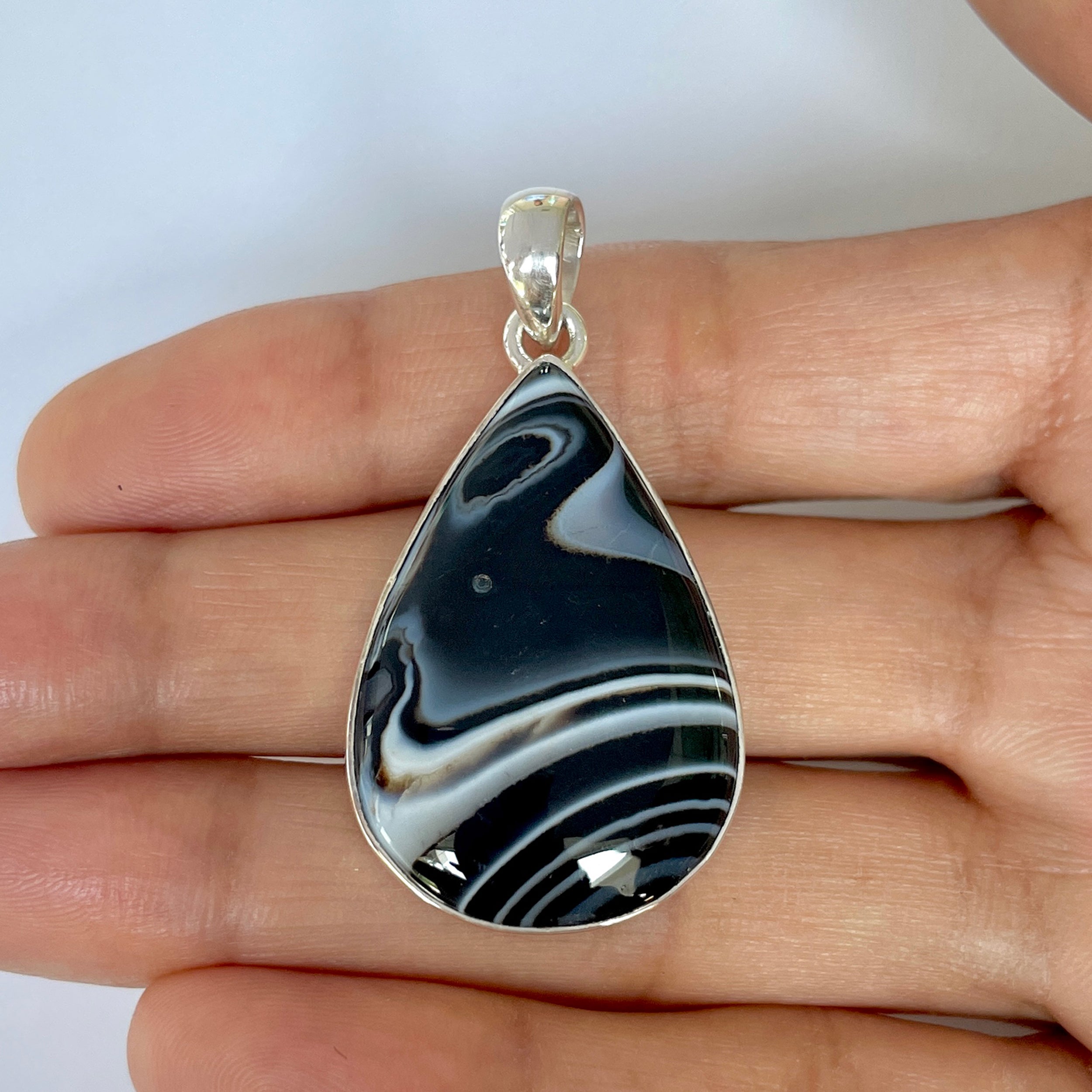 Banded Agate Pendant-(BAG-1-39)