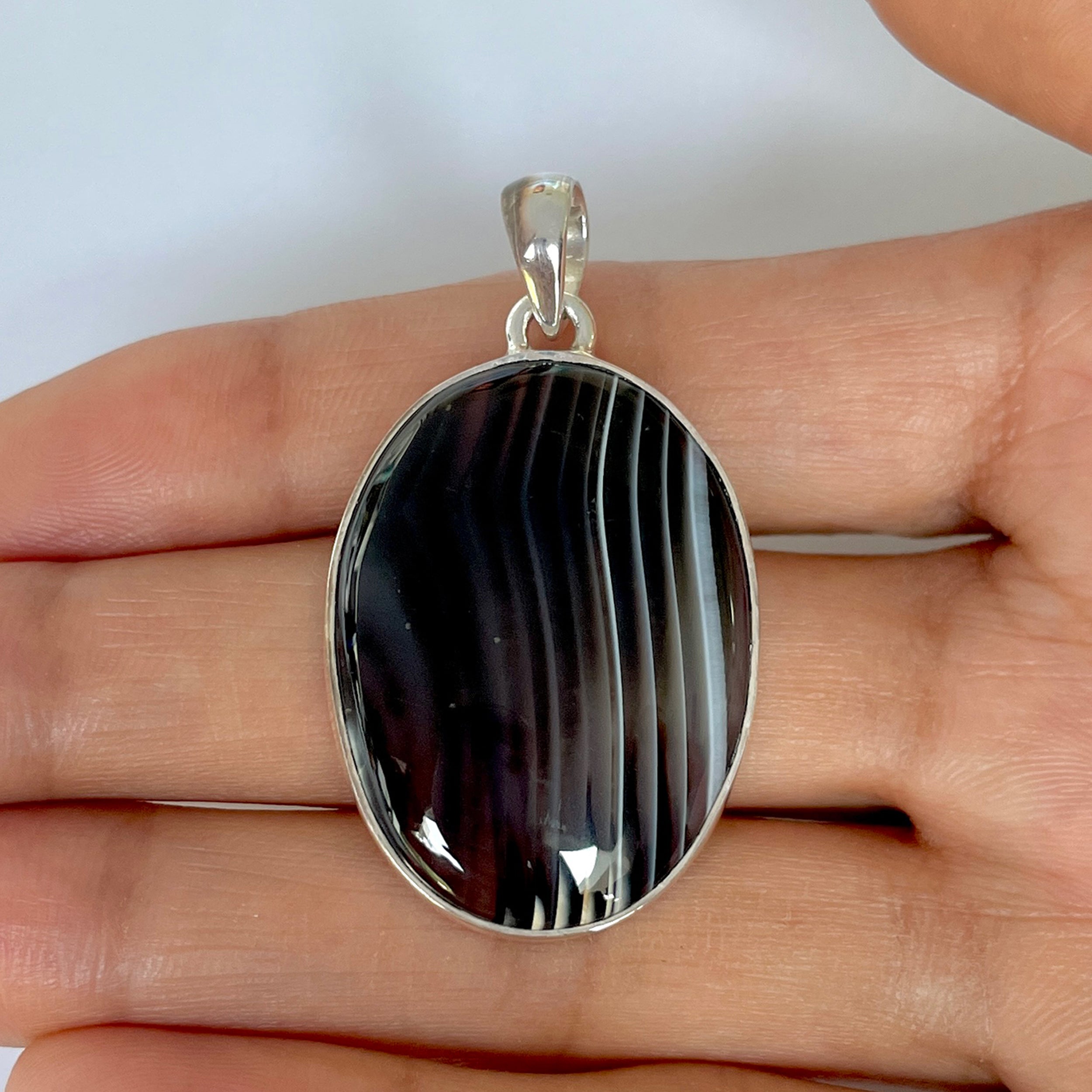 Banded Agate Pendant-(BAG-1-44)