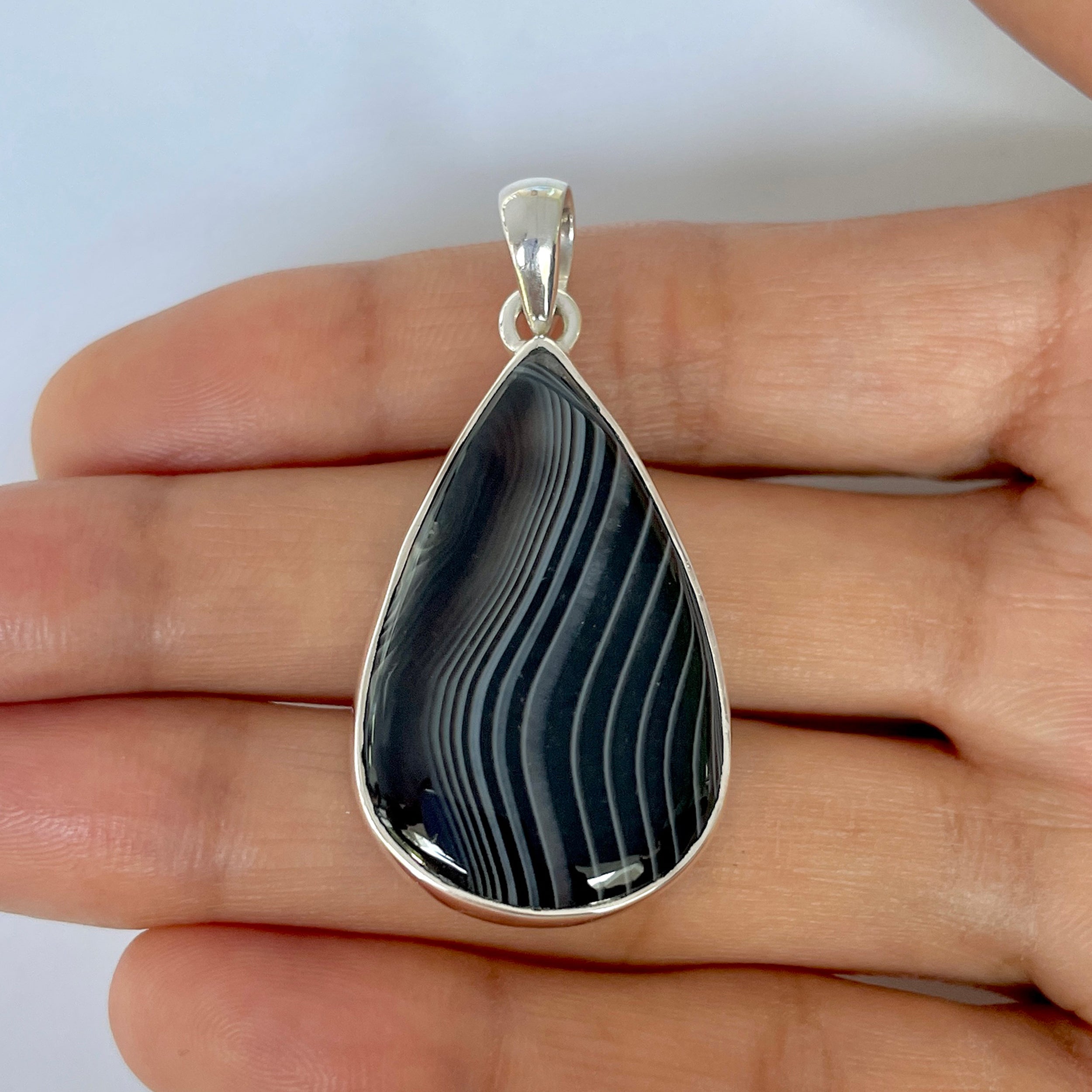 Banded Agate Pendant-(BAG-1-46)