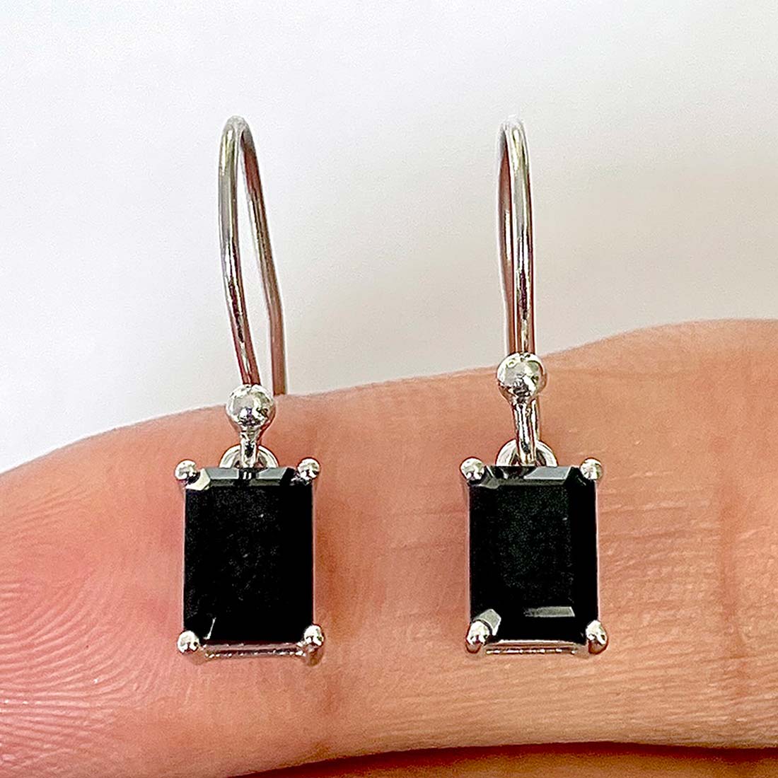 Black Tourmaline Earring-(BLS-RDE-675)