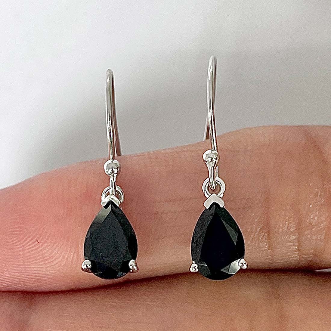 Black Tourmaline Earring-(BLS-RDE-677)