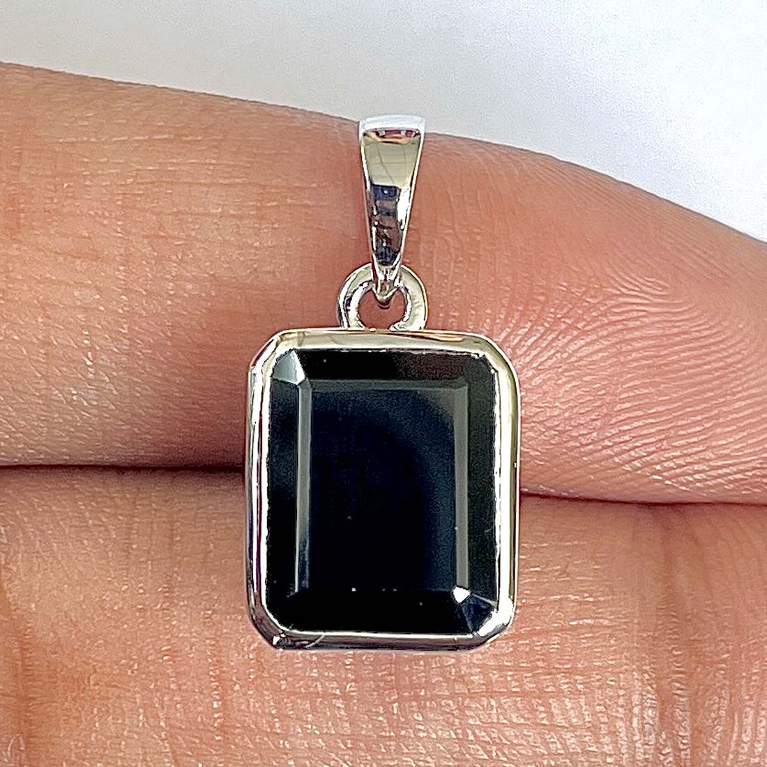 Black Tourmaline Pendant-(BLS-RDP-462)