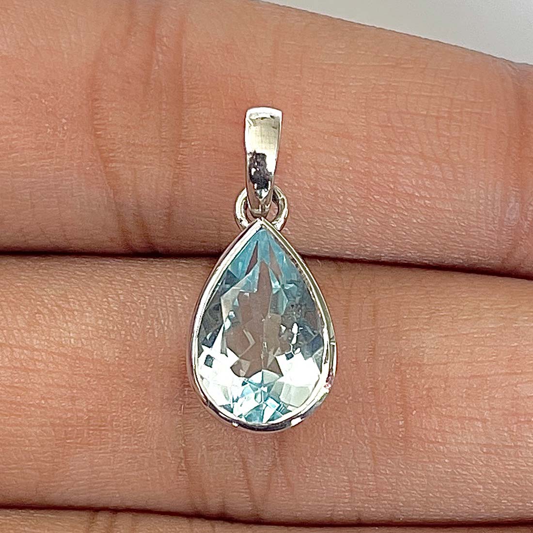Blue Topaz Pendant-(BTZ-RDP-790)