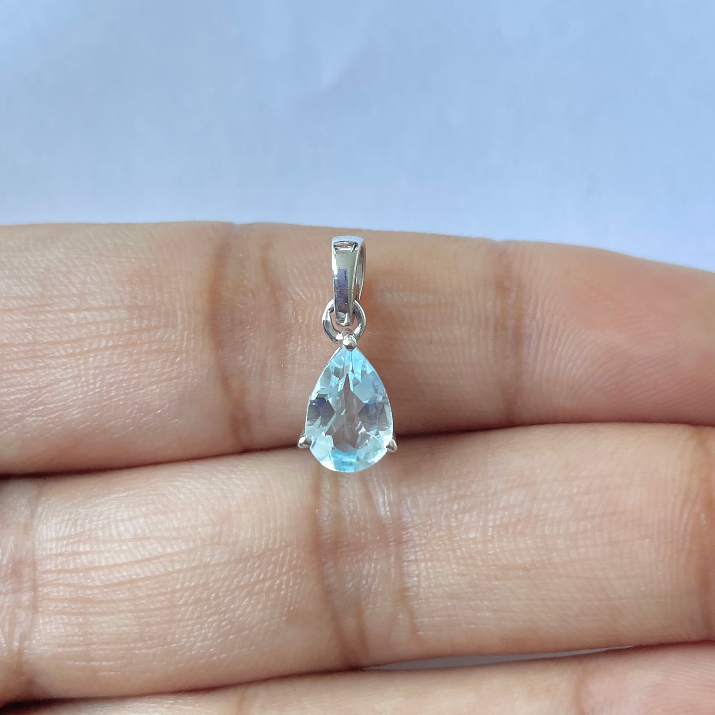 Blue Topaz Pendant-(BTZ-RDP-917)