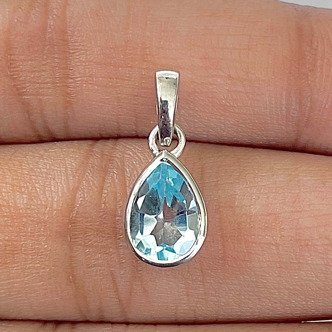 Blue Topaz Pendant-(BTZ-RDP-956)