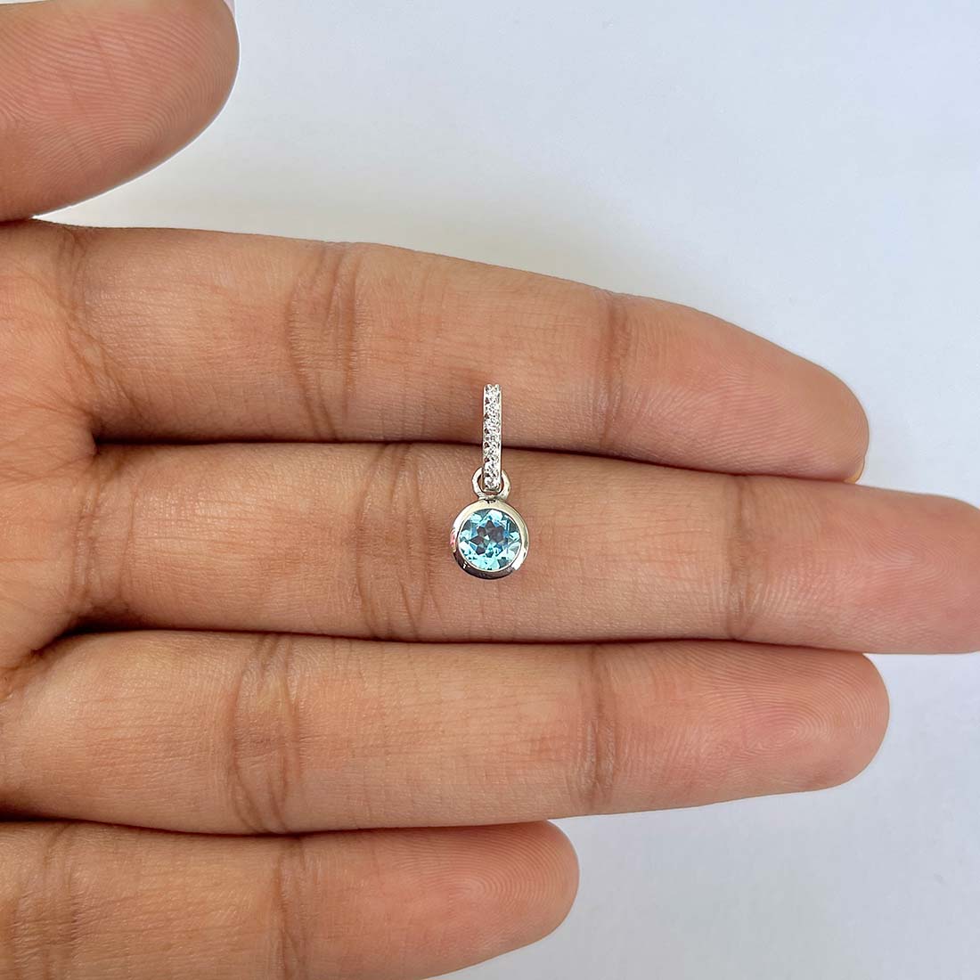 Blue Topaz Pendant-(BTZ-RDP-957)