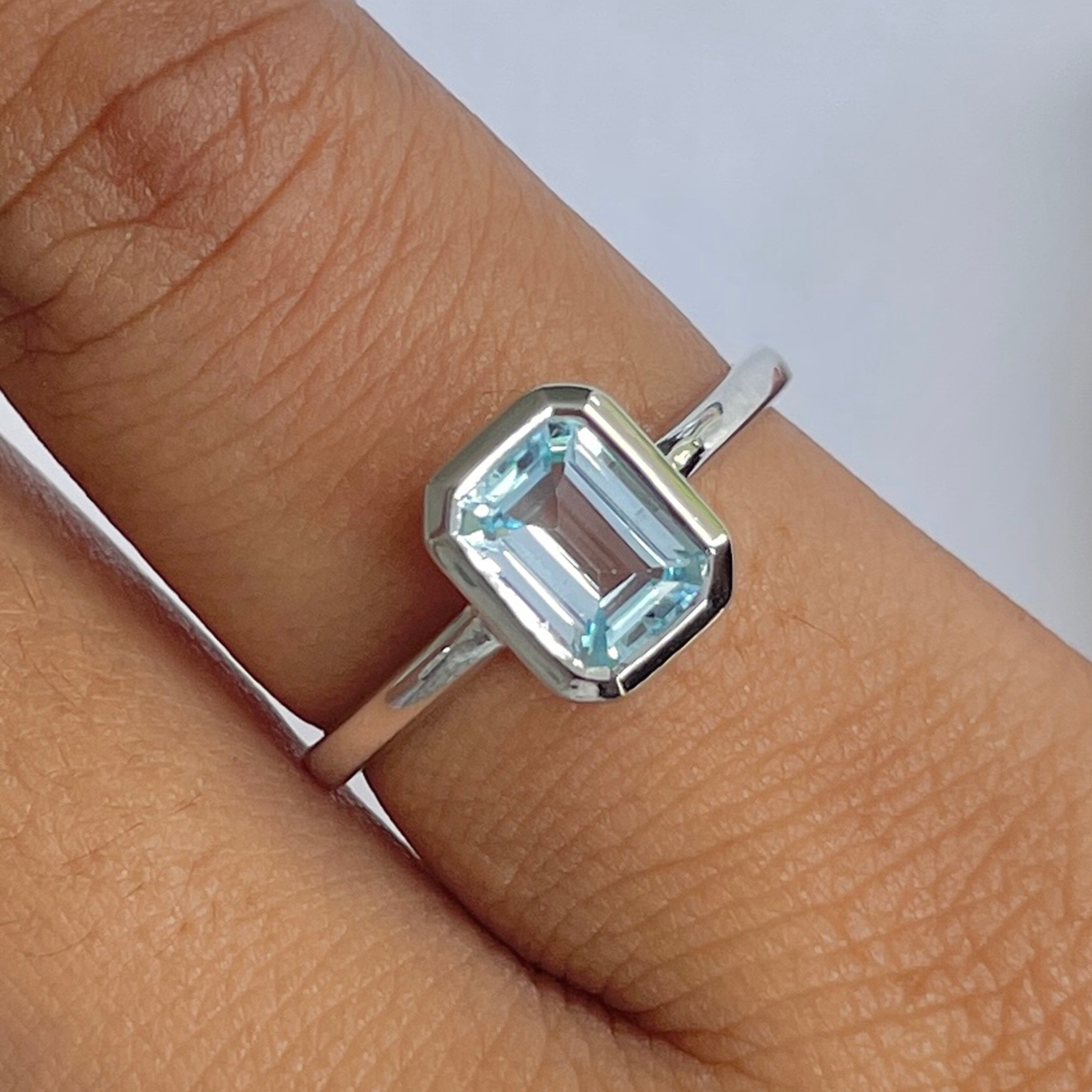 Blue Topaz Ring-(BTZ-RDR-2765.)