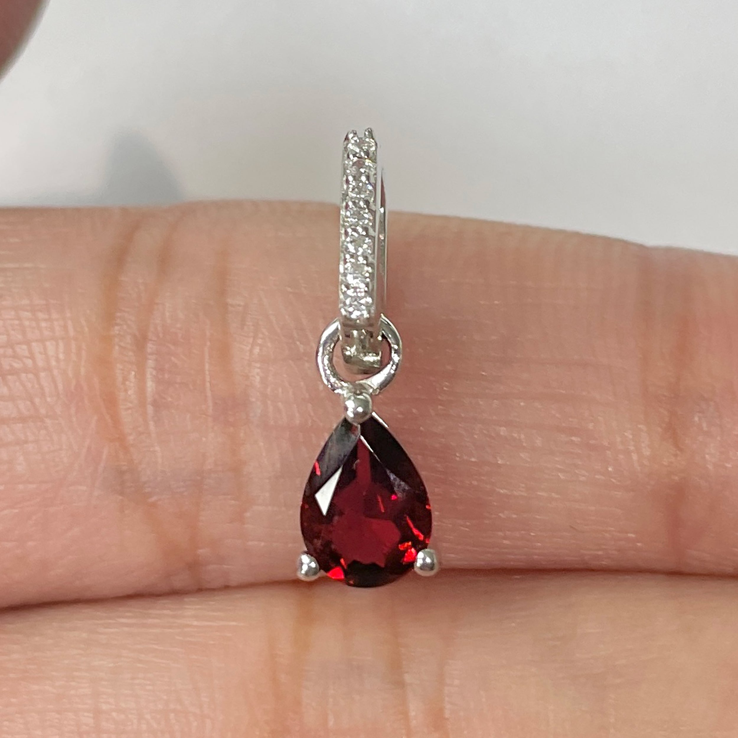 Garnet Pendant-(GAR-RDP-1165)