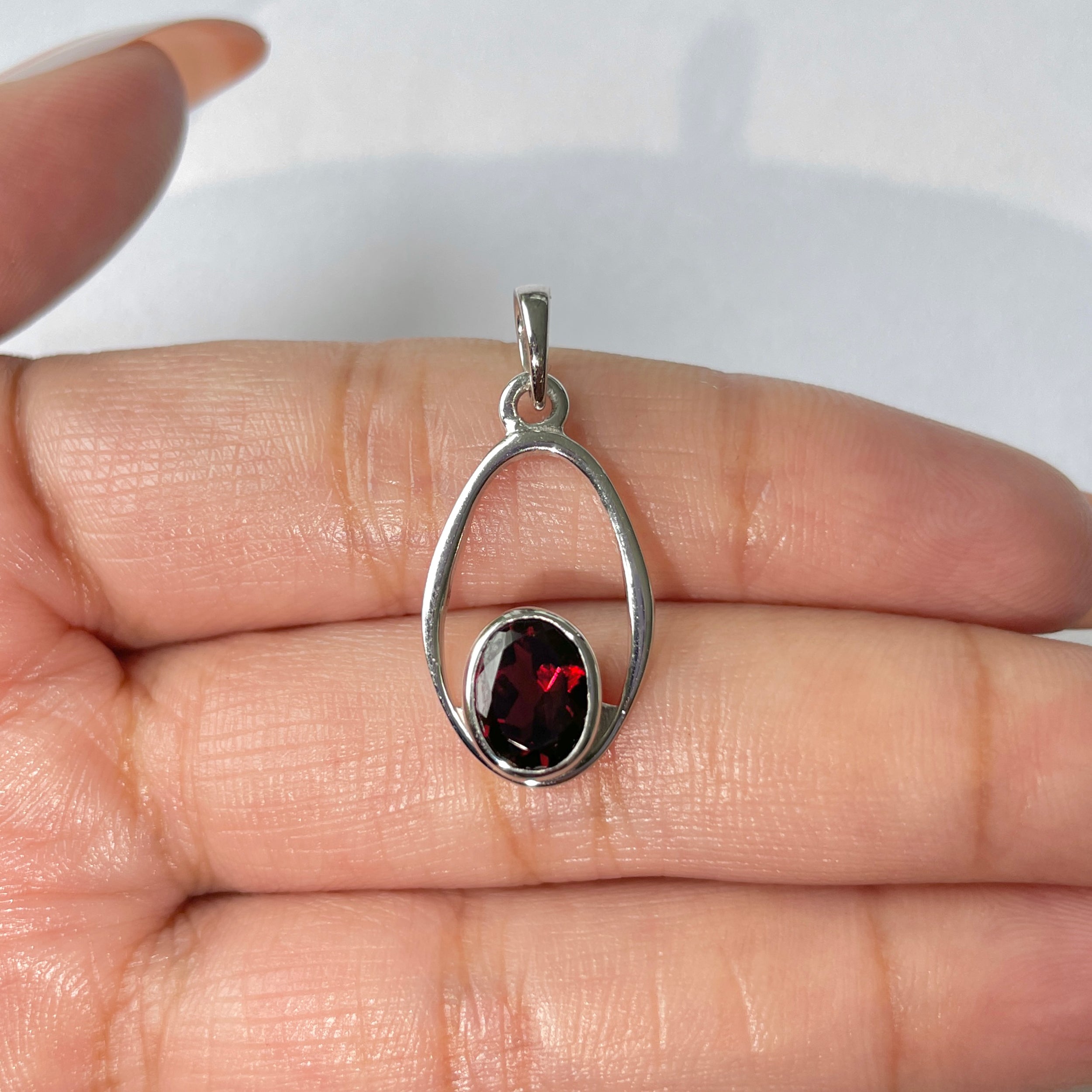 Garnet Pendant-(GAR-RDP-140)
