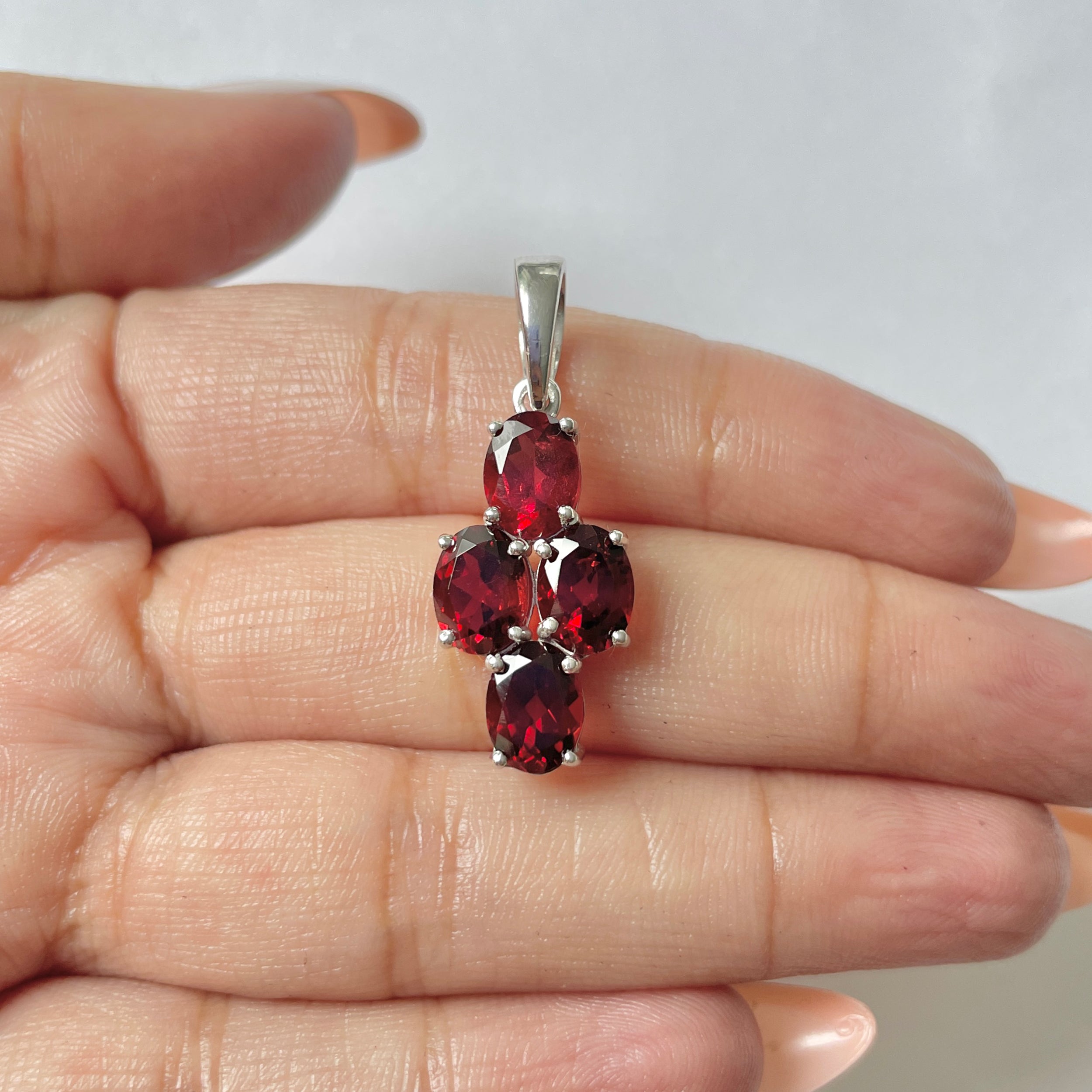 Garnet Pendant-(GAR-RDP-379)