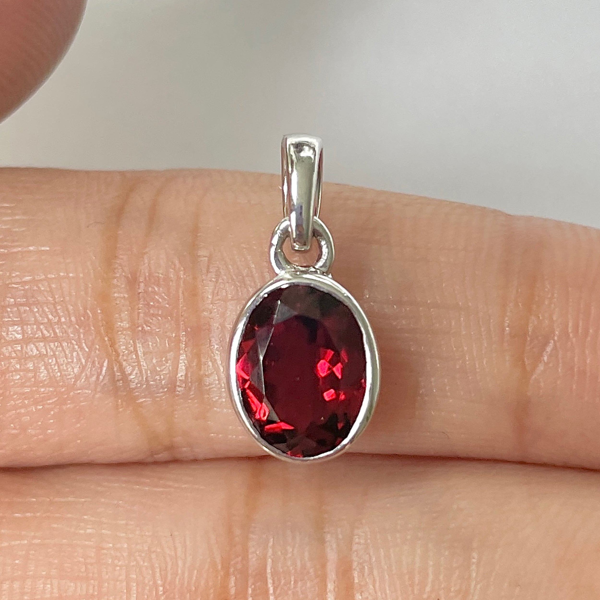 Garnet Pendant-(GAR-RDP-380)