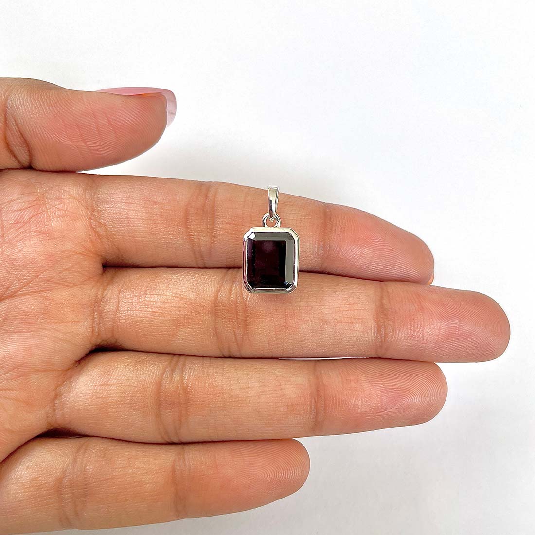 Garnet Pendant-(GAR-RDP-462)