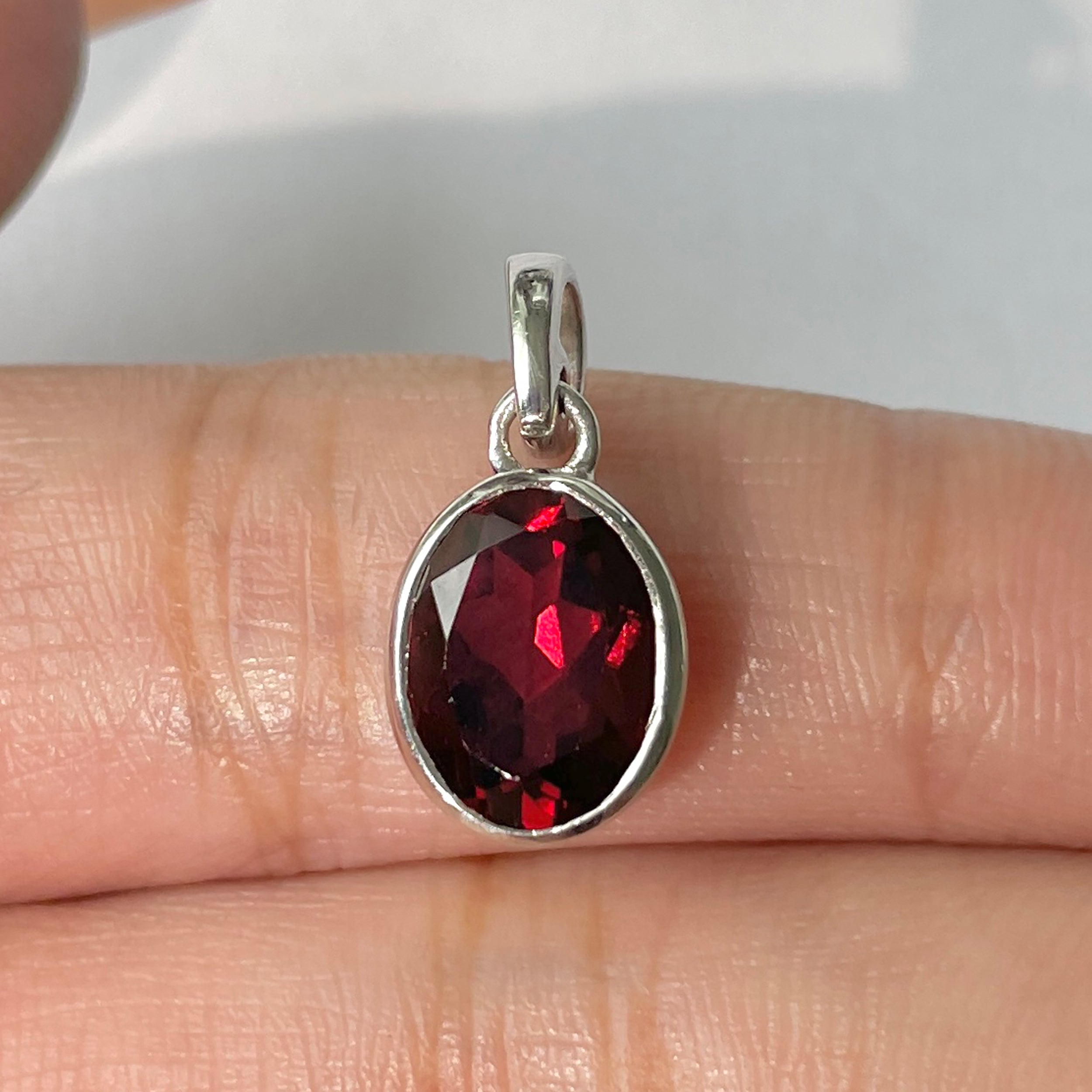 Garnet Pendant-(GAR-RDP-734)