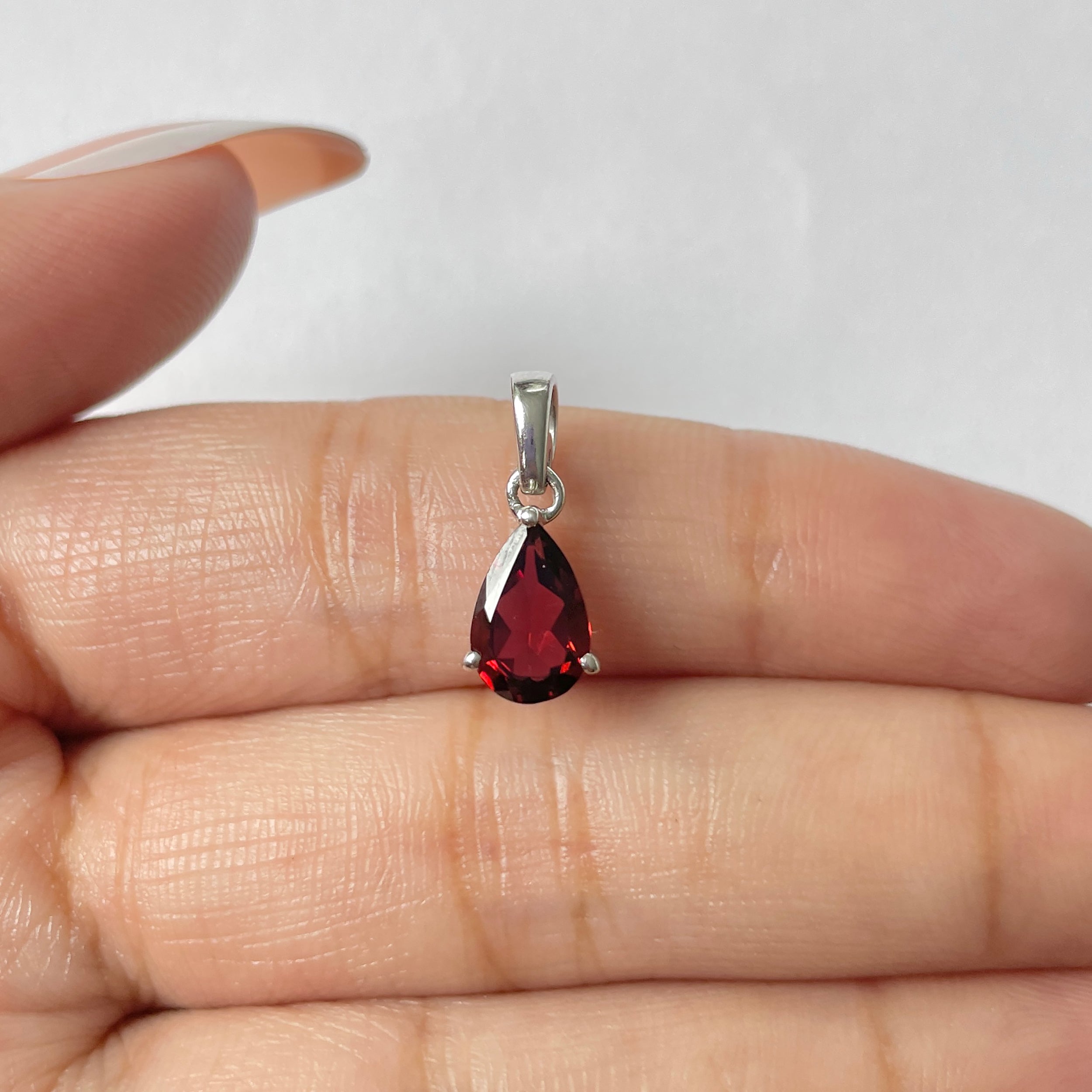 Garnet Pendant-(GAR-RDP-917)