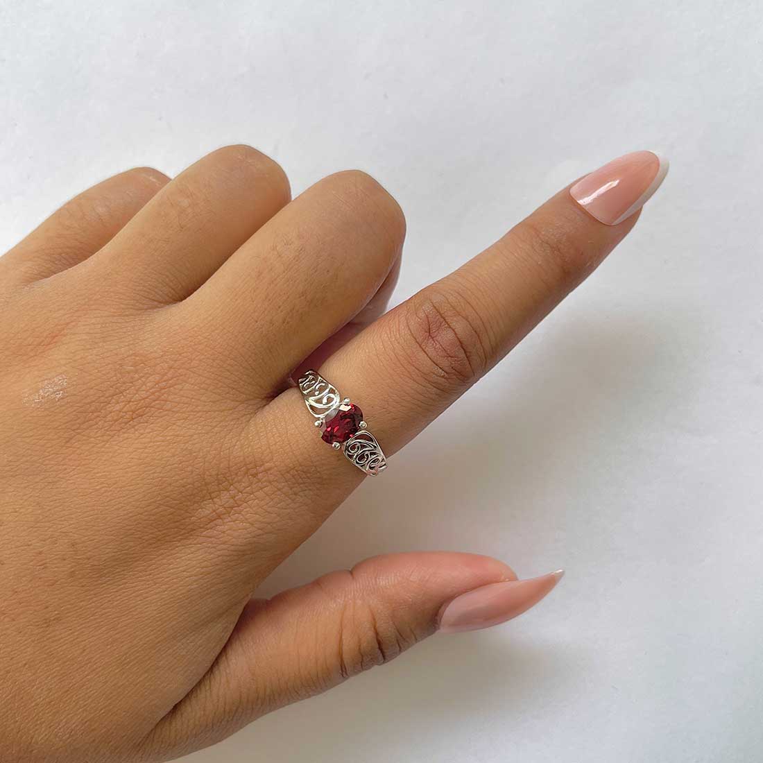 Garnet Ring-(GAR-RDR-10.)