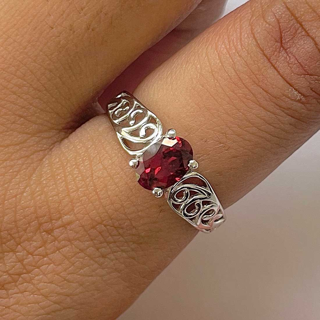 Garnet Ring-(GAR-RDR-10.)