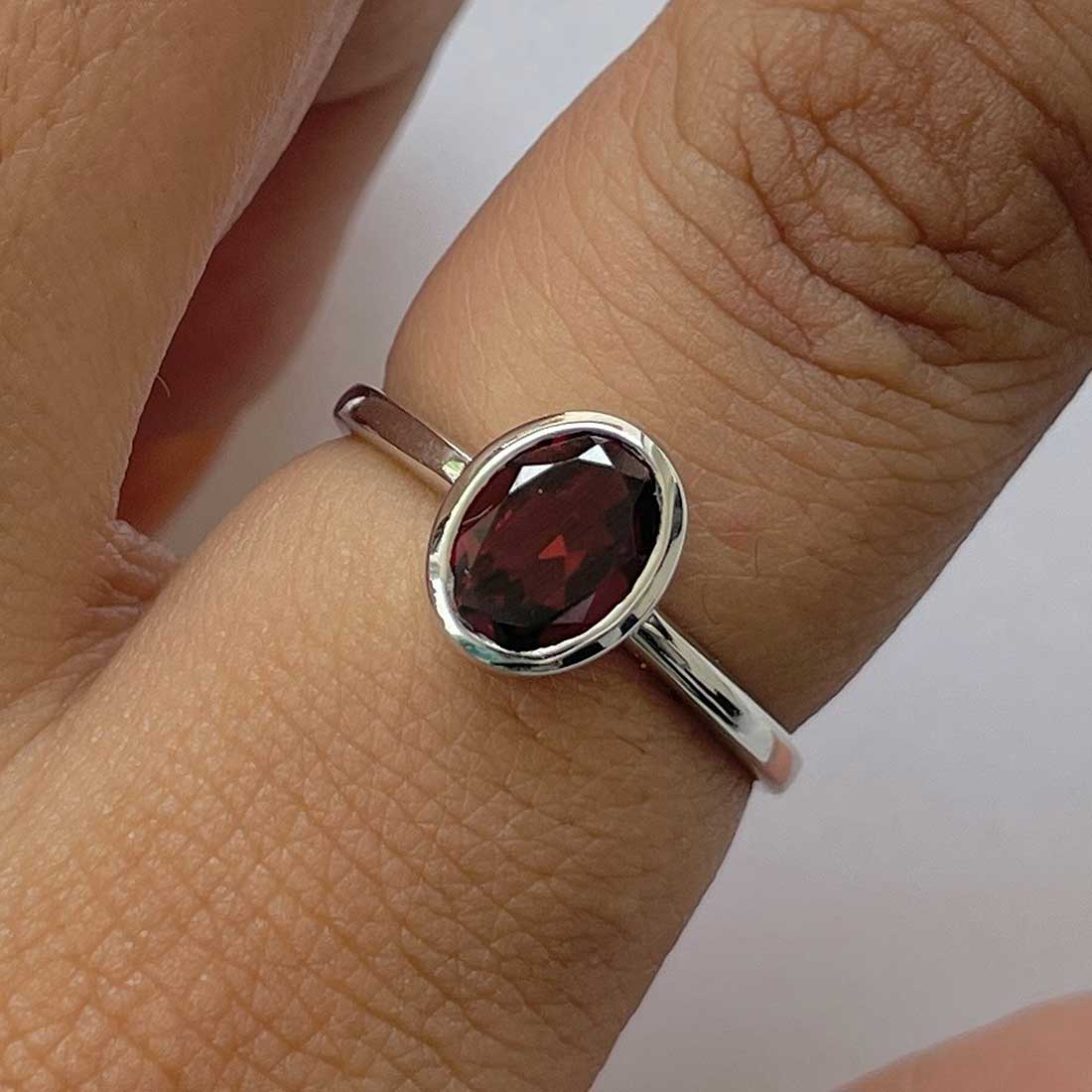 Garnet Ring-(GAR-RDR-248.)
