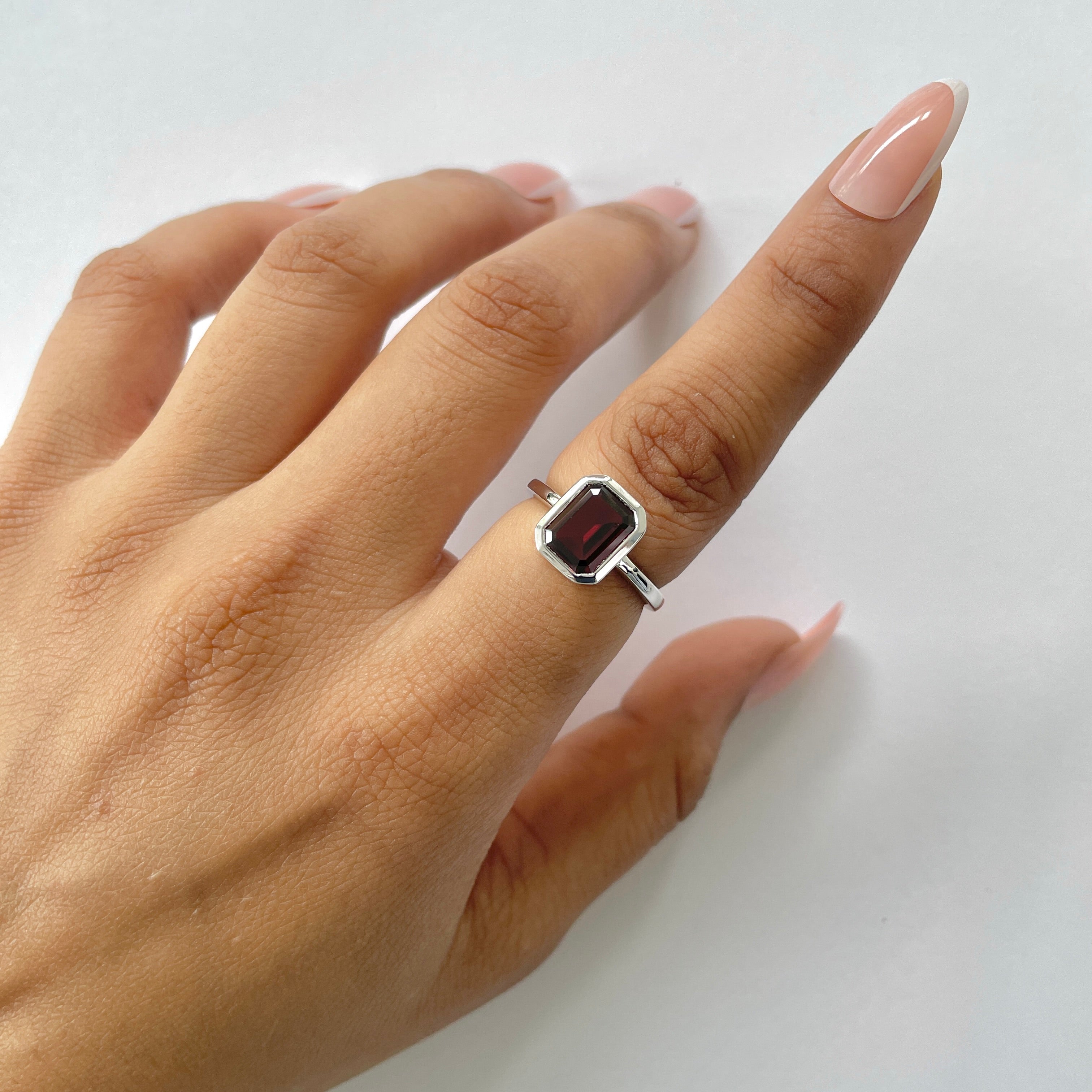 Garnet Ring-(GAR-RDR-250.)