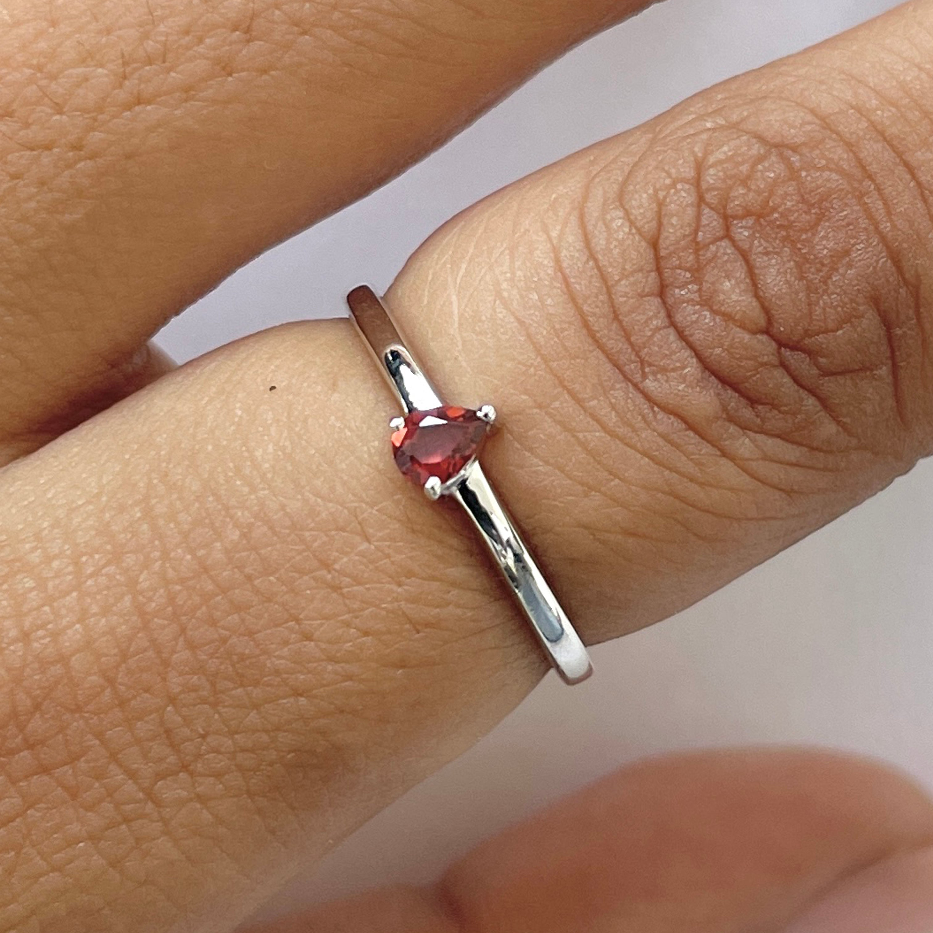 Garnet Ring-(GAR-RDR-2510.)