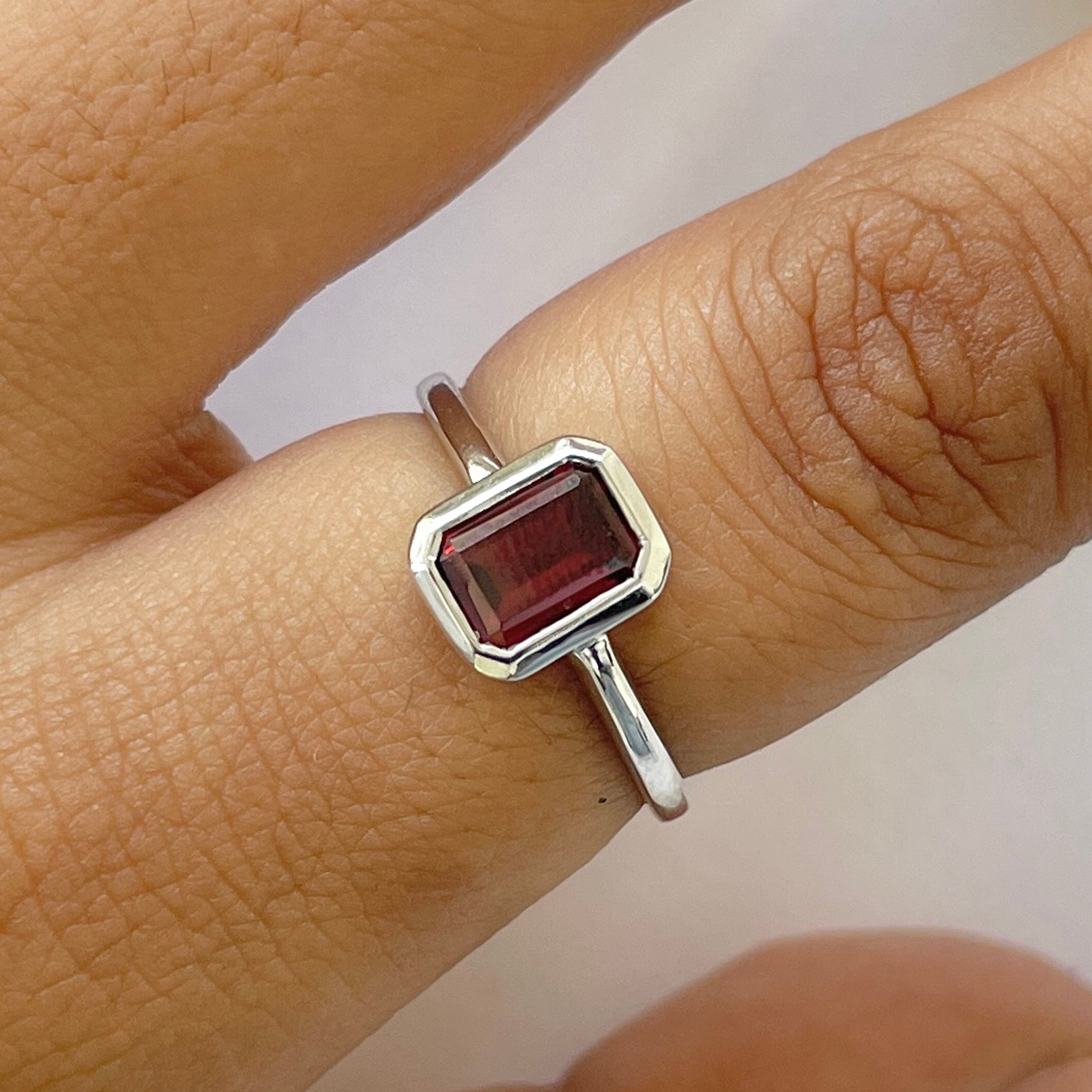 Garnet Ring-(GAR-RDR-2765.)