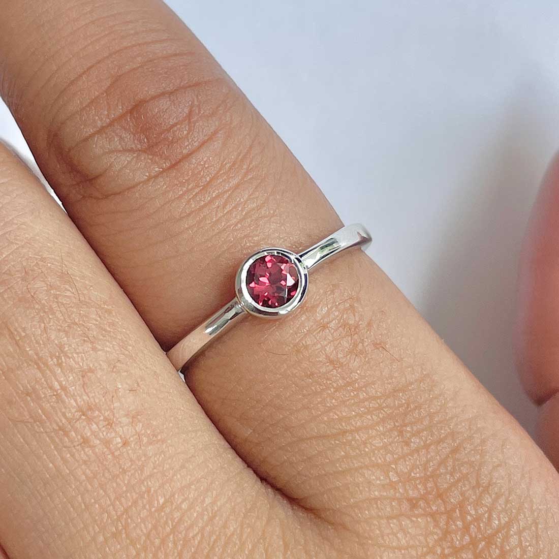 Garnet Ring-(GAR-RDR-3229.)