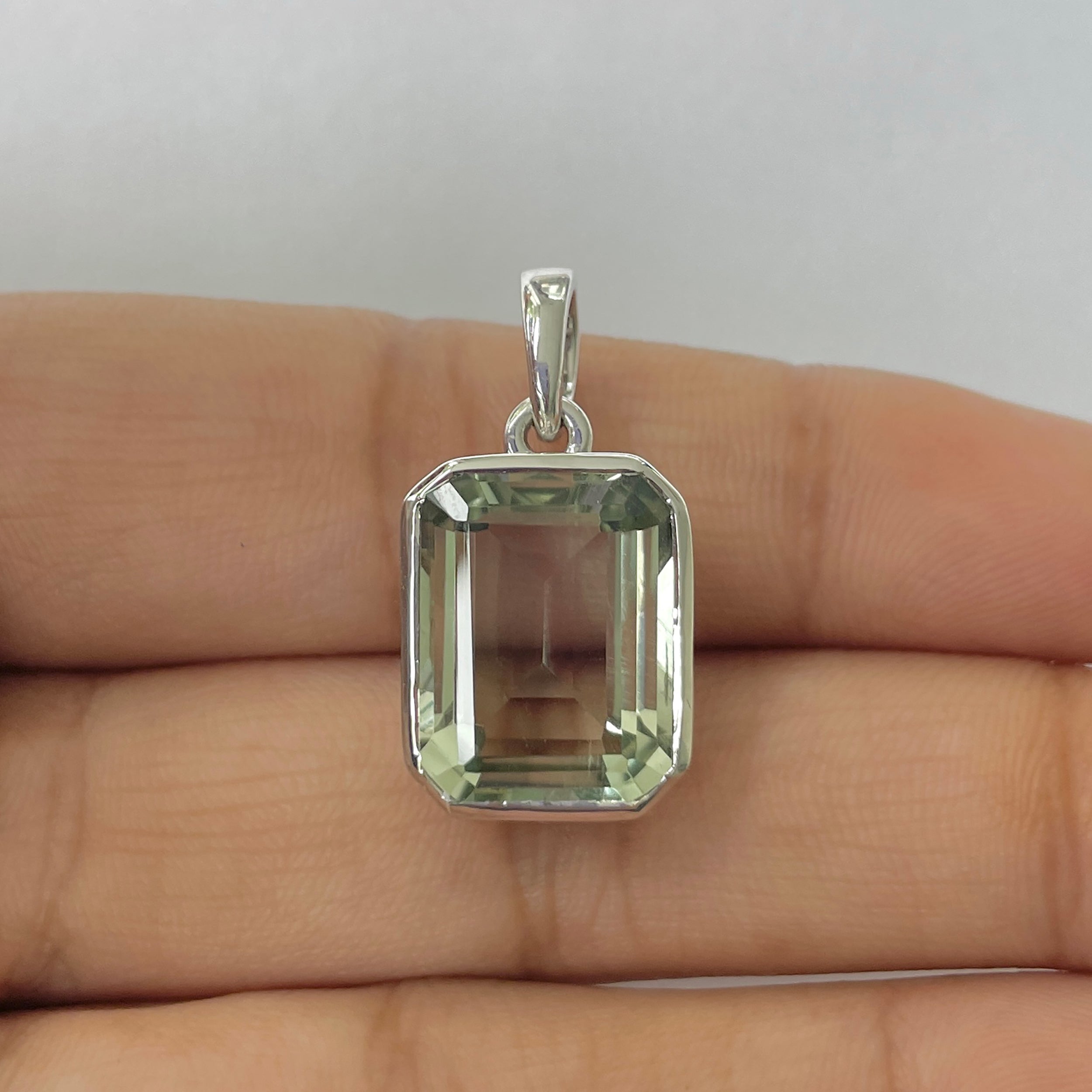 Green Amethyst Pendant-(GRA-RDP-461)