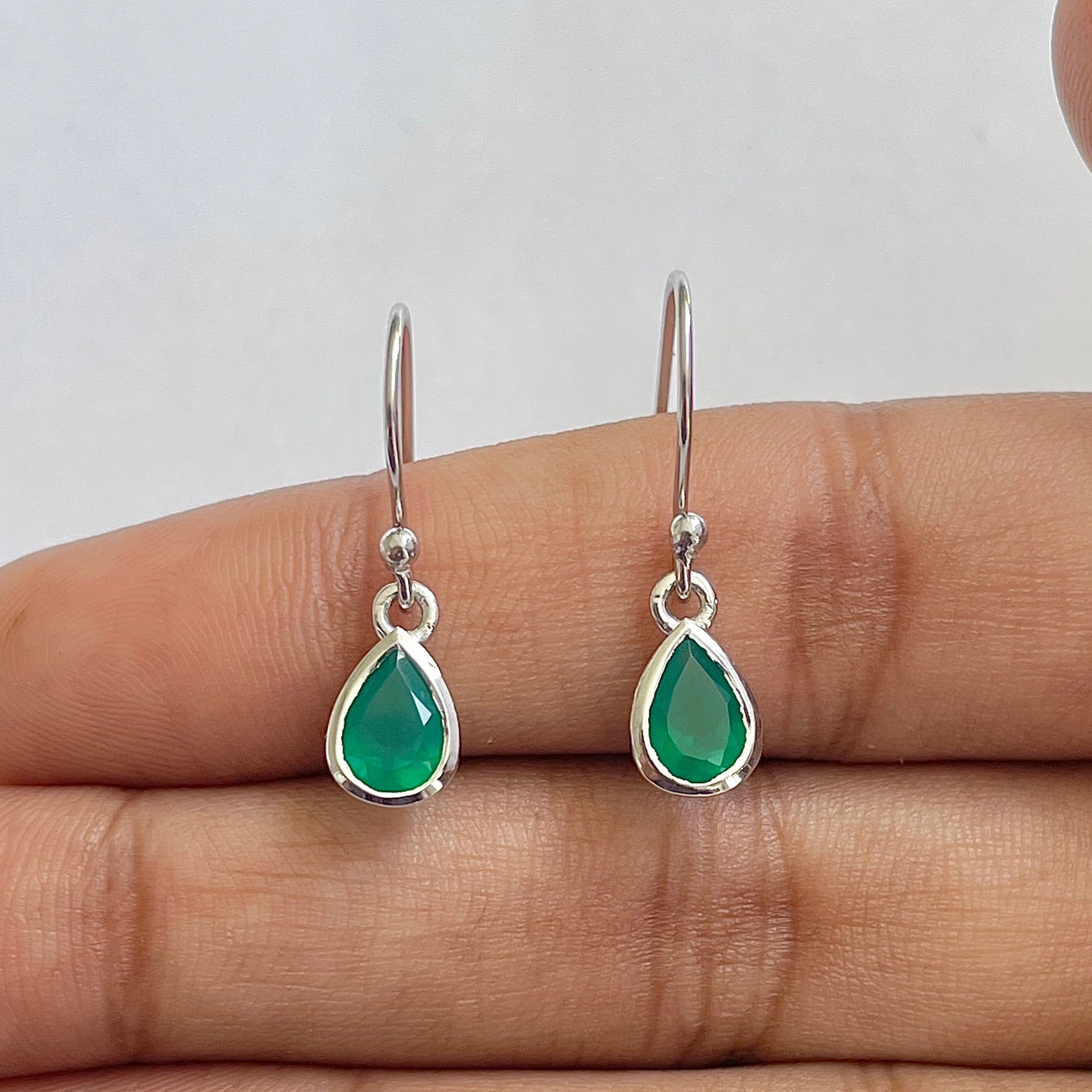 Green Onyx Earring-(GRO-RDE-1317)