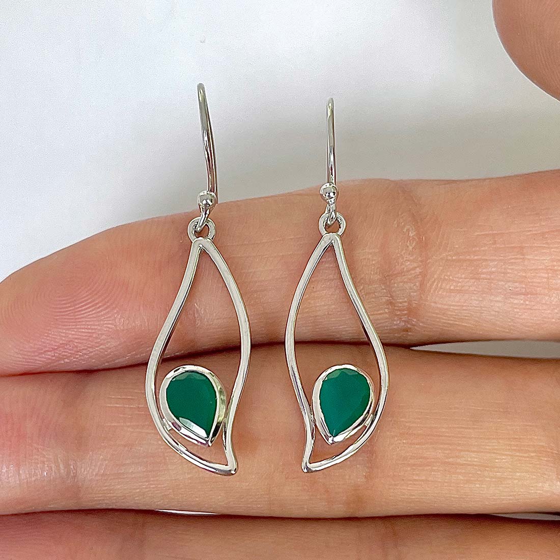 Green Onyx Earring-(GRO-RDE-263)