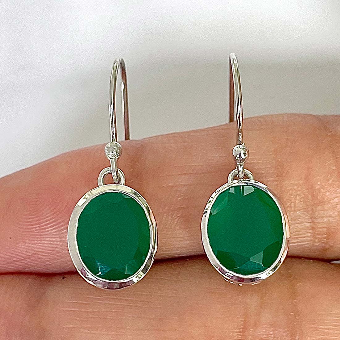 Green Onyx Earring-(GRO-RDE-997)