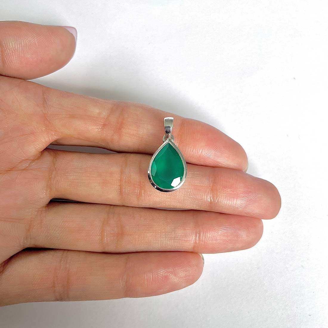 Green Onyx Pendant-(GRO-RDP-463)