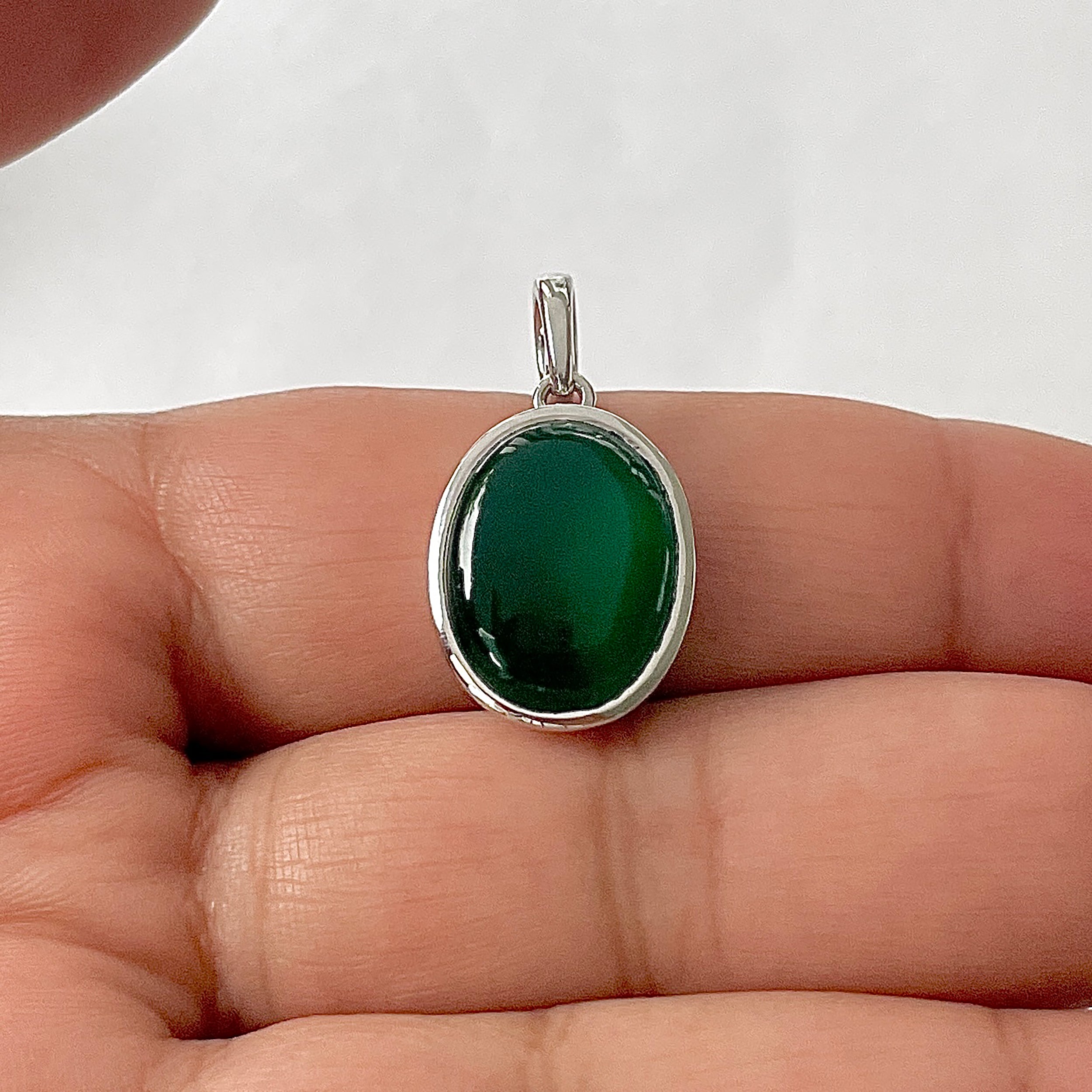 Green Onyx Pendant-(GRO-RDP-471)