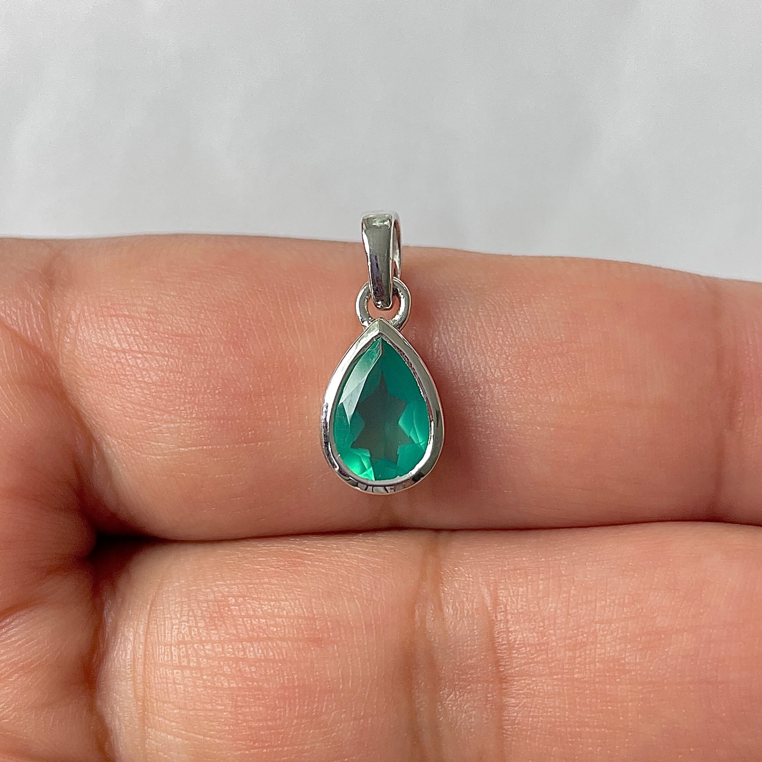 Green Onyx Pendant-(GRO-RDP-956)