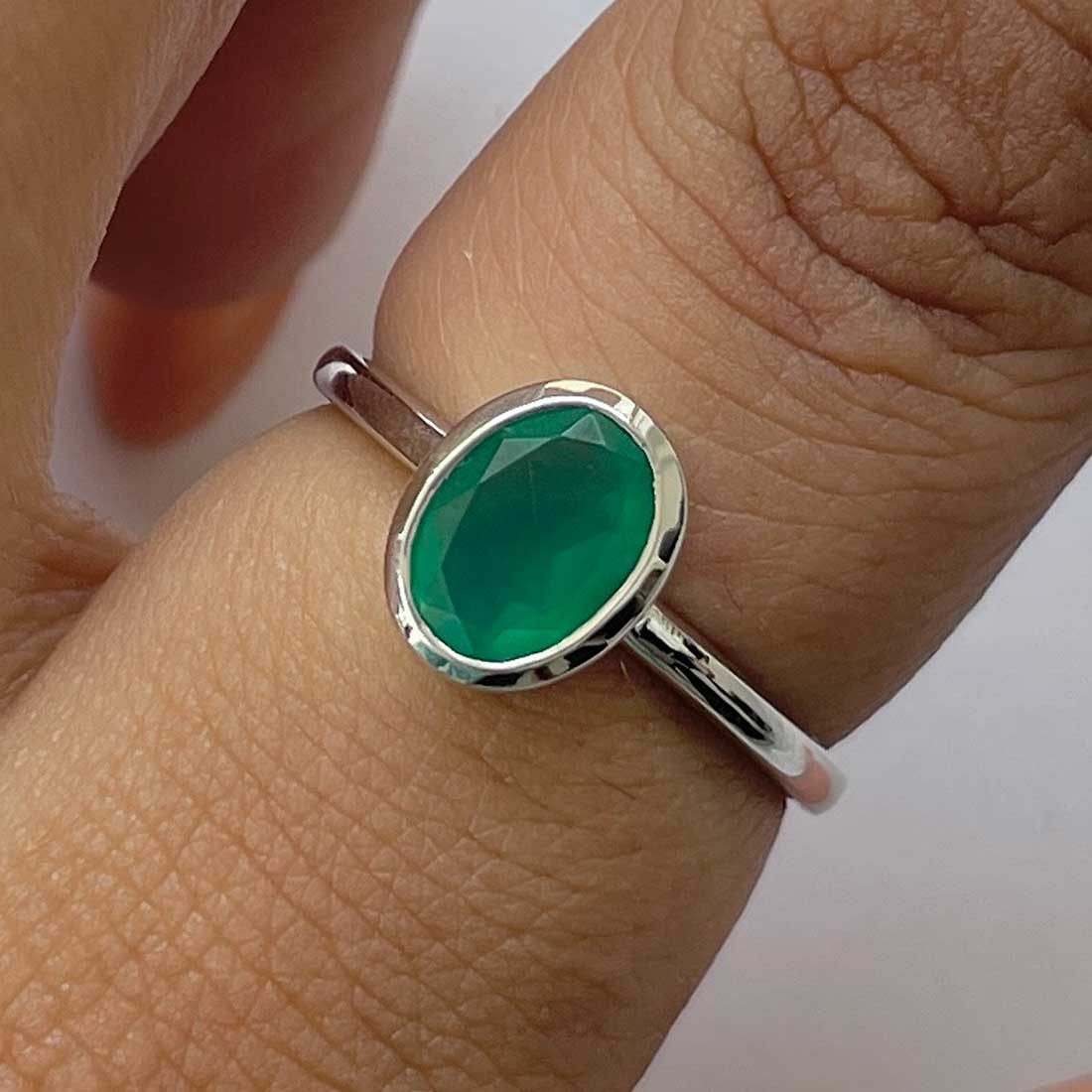 Green Onyx Ring-(GRO-RDR-248.)
