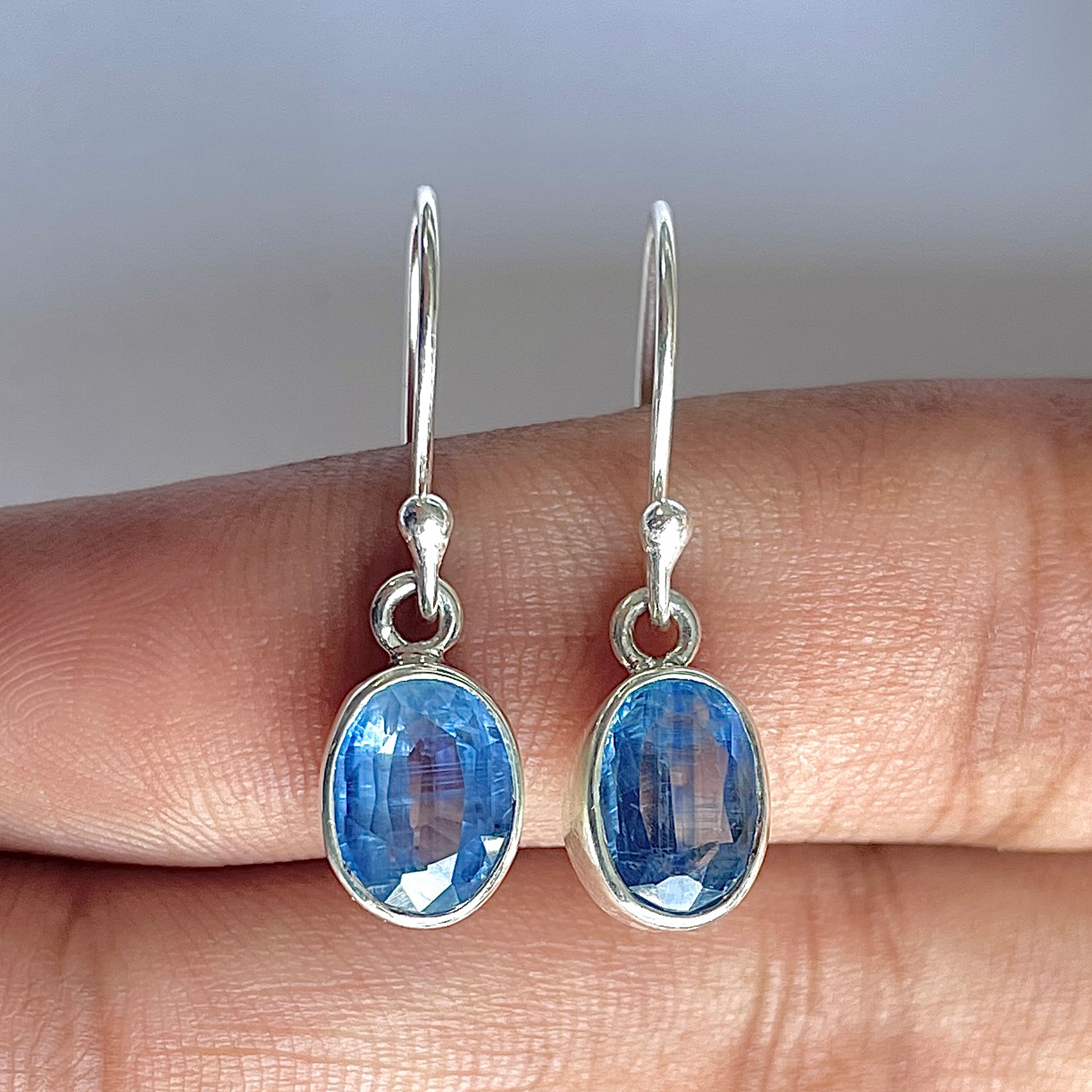 Kyanite Earring-(KYN-3-18)