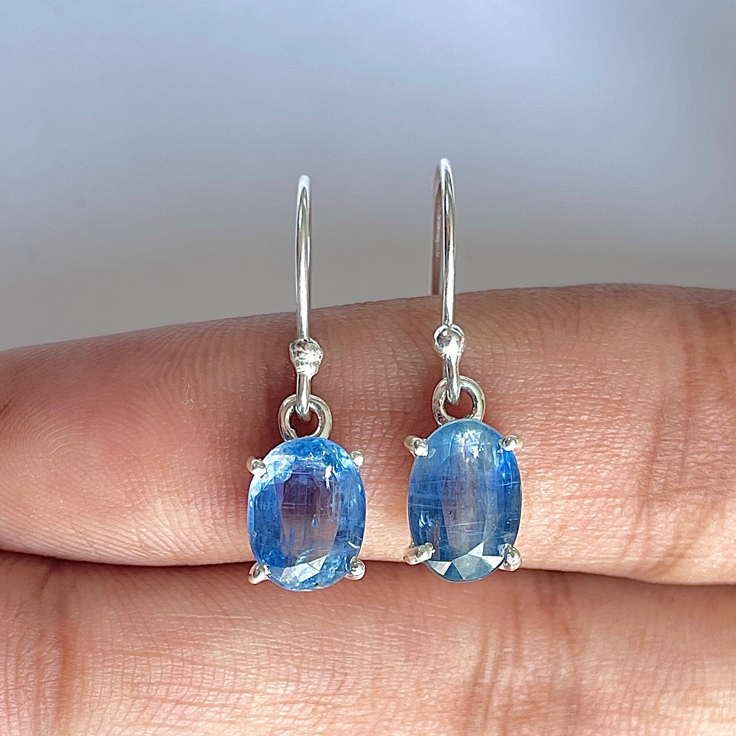 Kyanite Earring-(KYN-3-22)