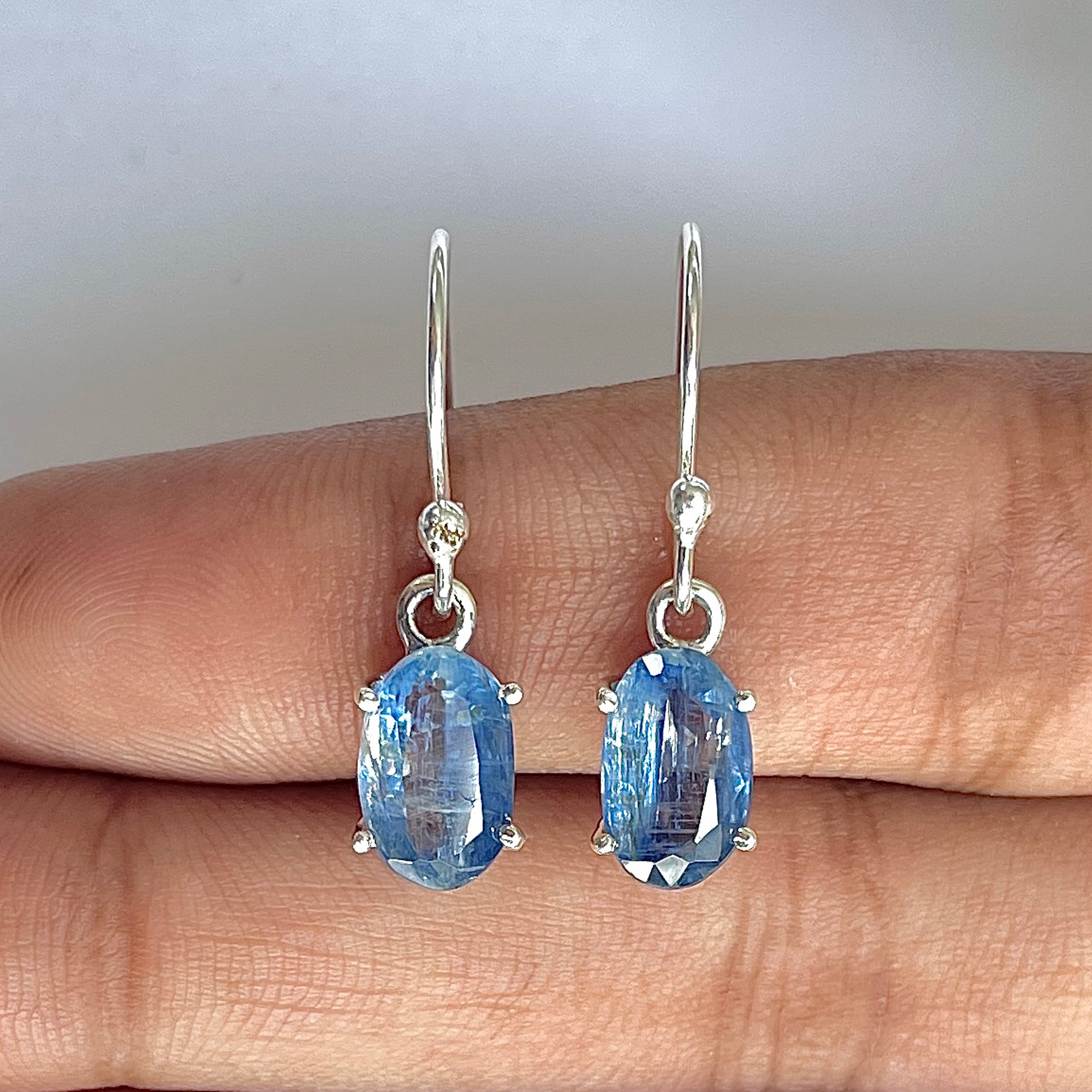 Kyanite Earring-(KYN-3-30)