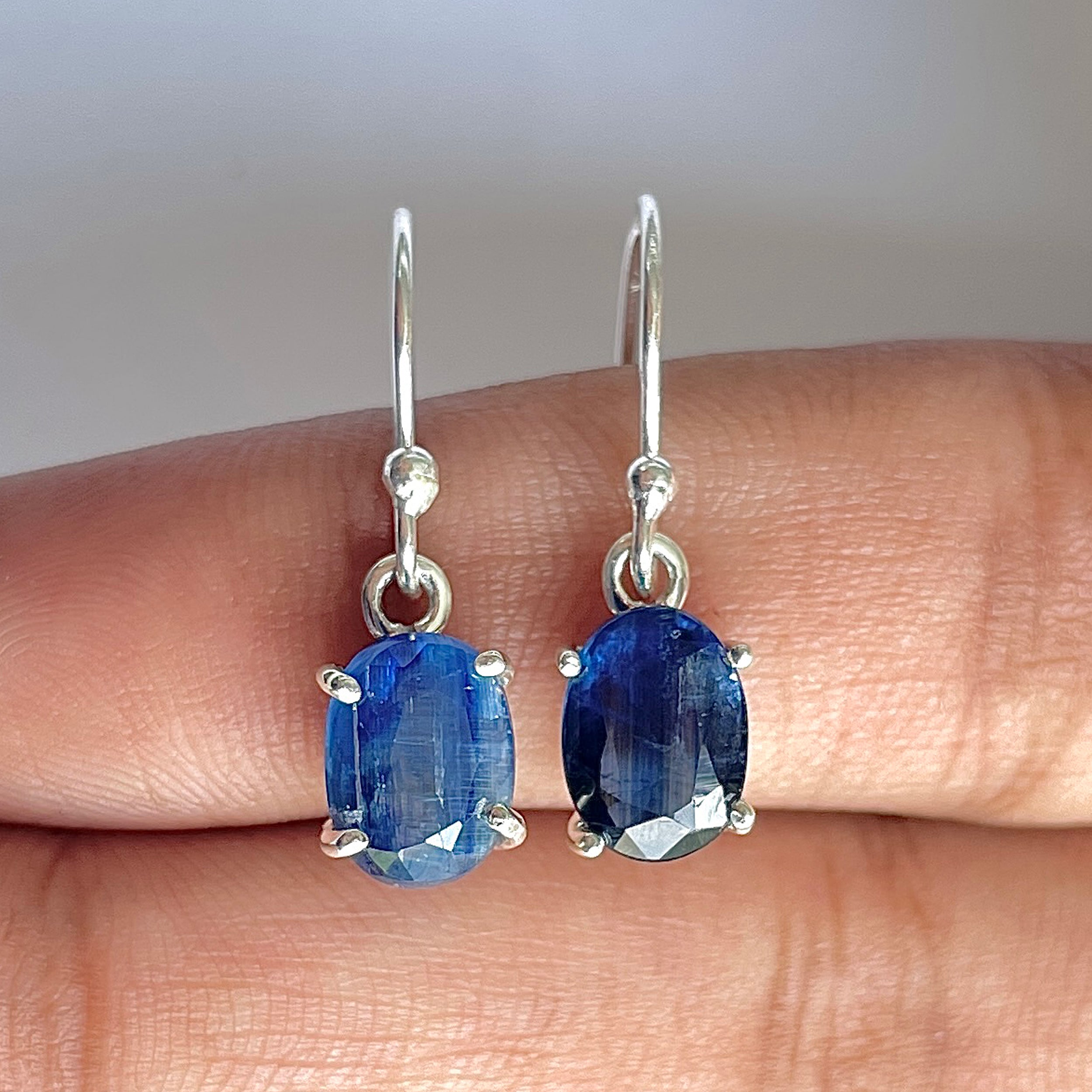 Kyanite Earring-(KYN-3-32)