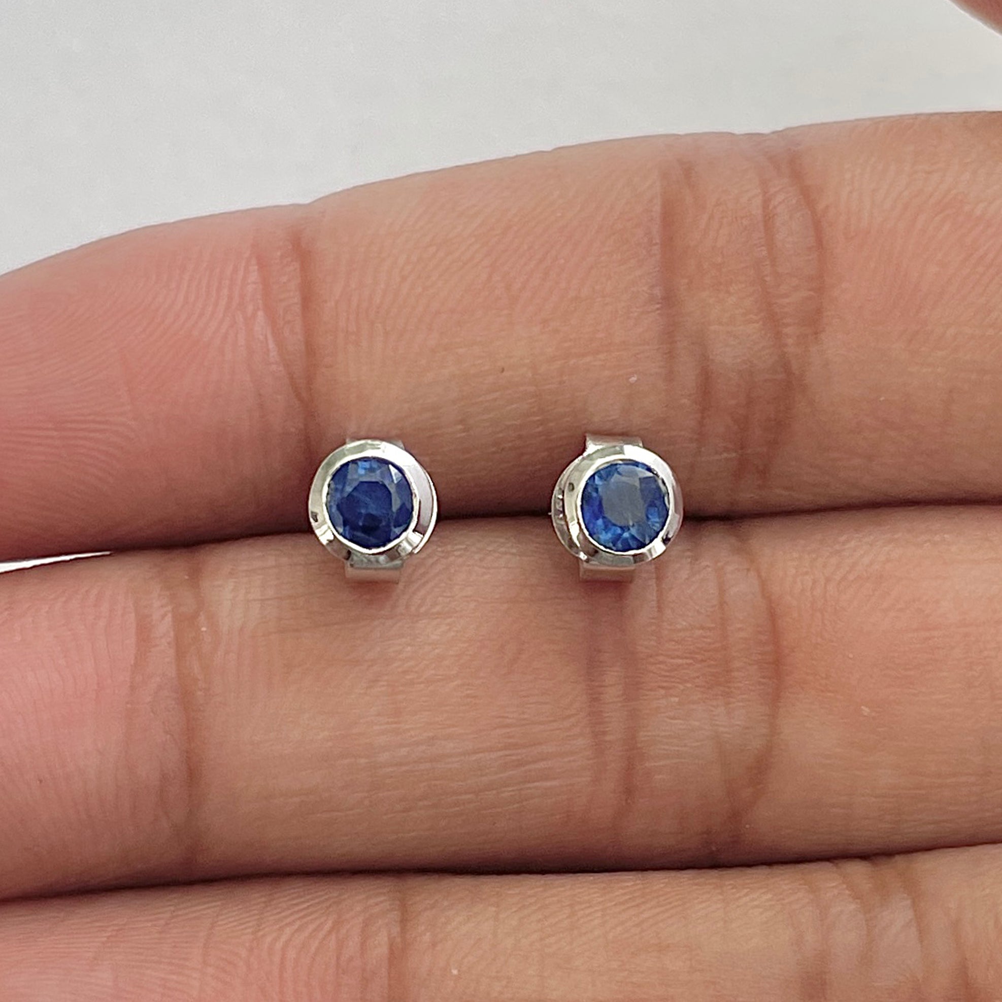 Kyanite Stud Earring-(KYN-RDE-1375-B)