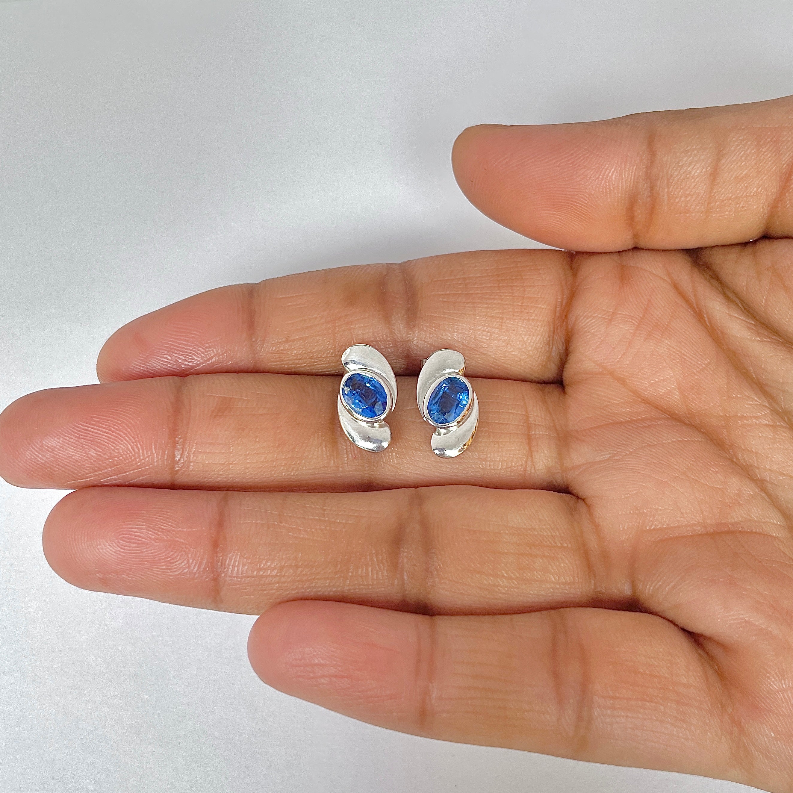 Kyanite Stud Earring-(KYN-RDE-15-B)