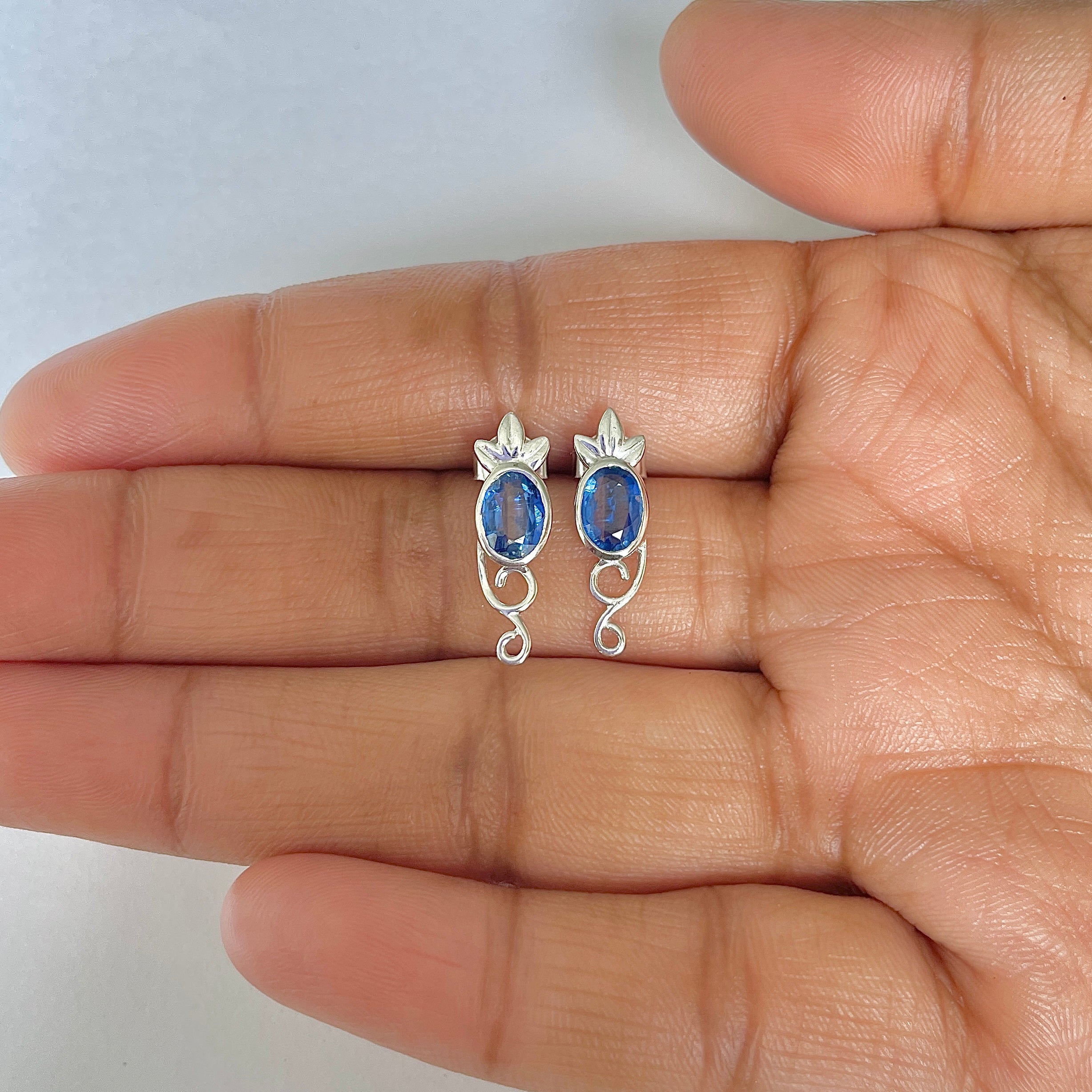 Kyanite Stud Earring-(KYN-RDE-5-B)