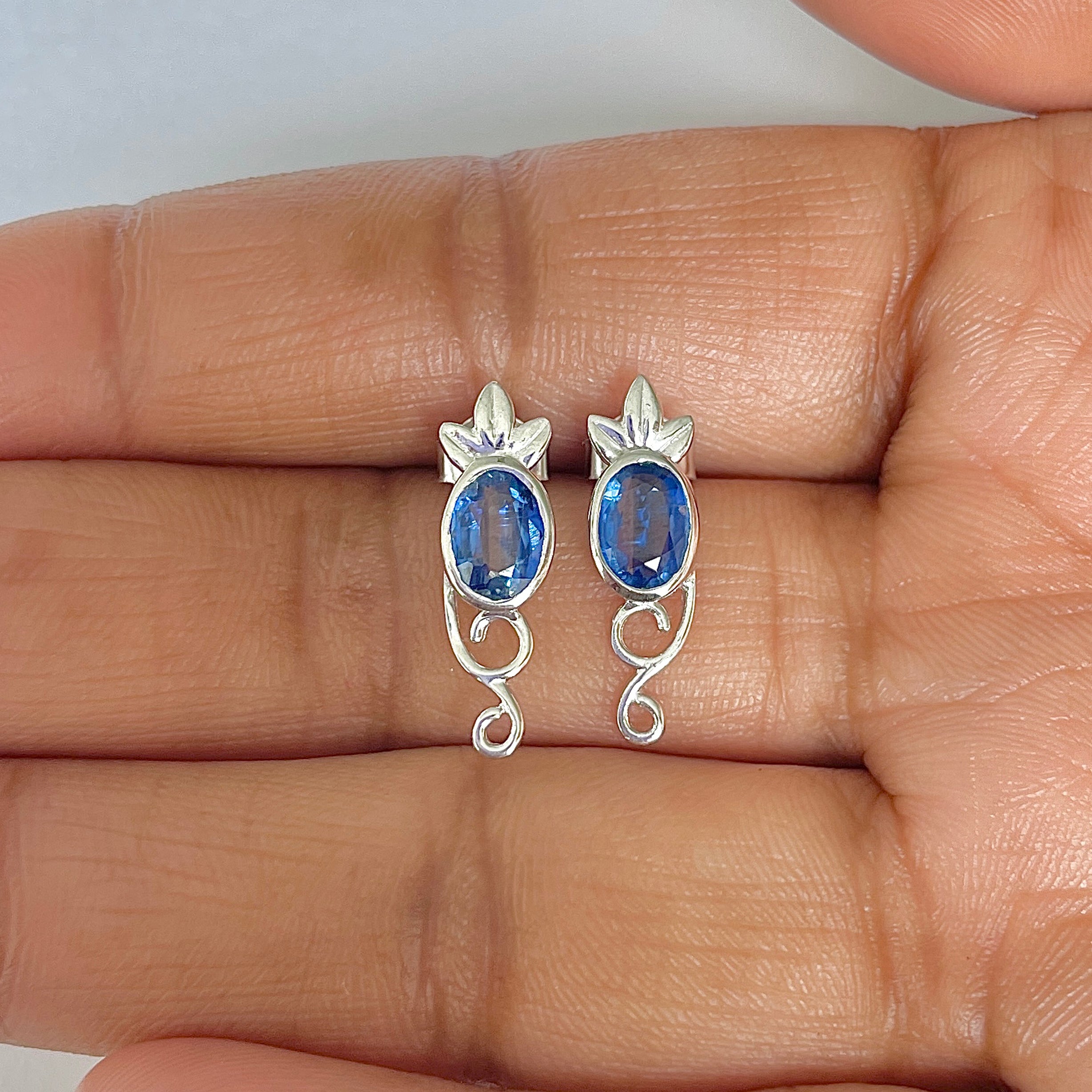 Kyanite Stud Earring-(KYN-RDE-5-B)