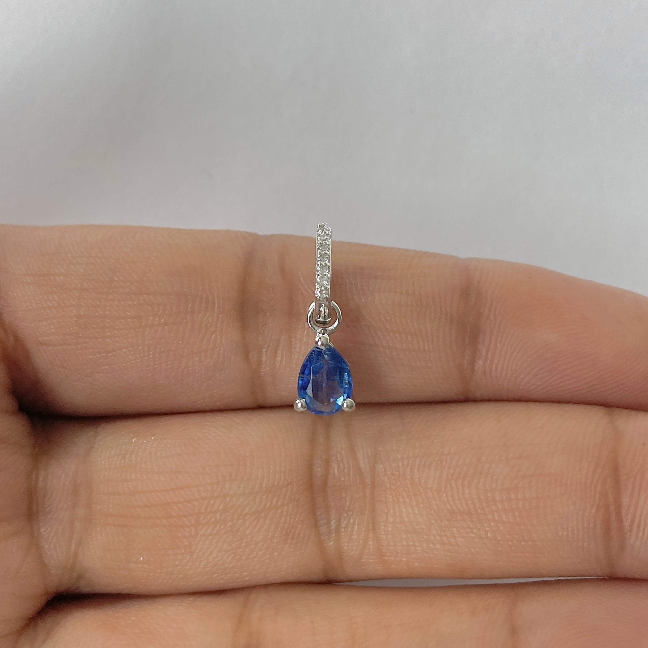 Kyanite Pendant-(KYN-RDP-1165-B)