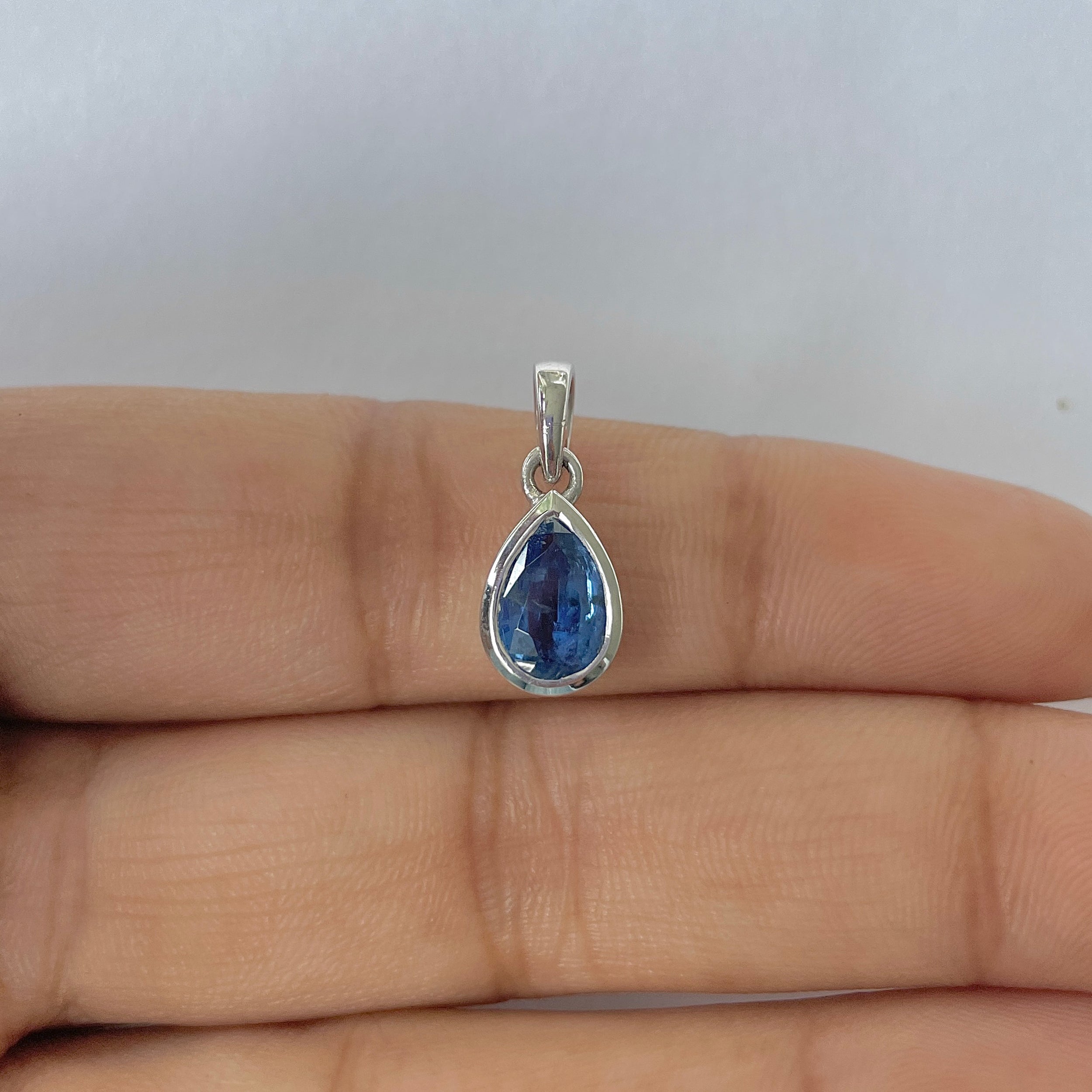 Kyanite Pendant-(KYN-RDP-956-B)