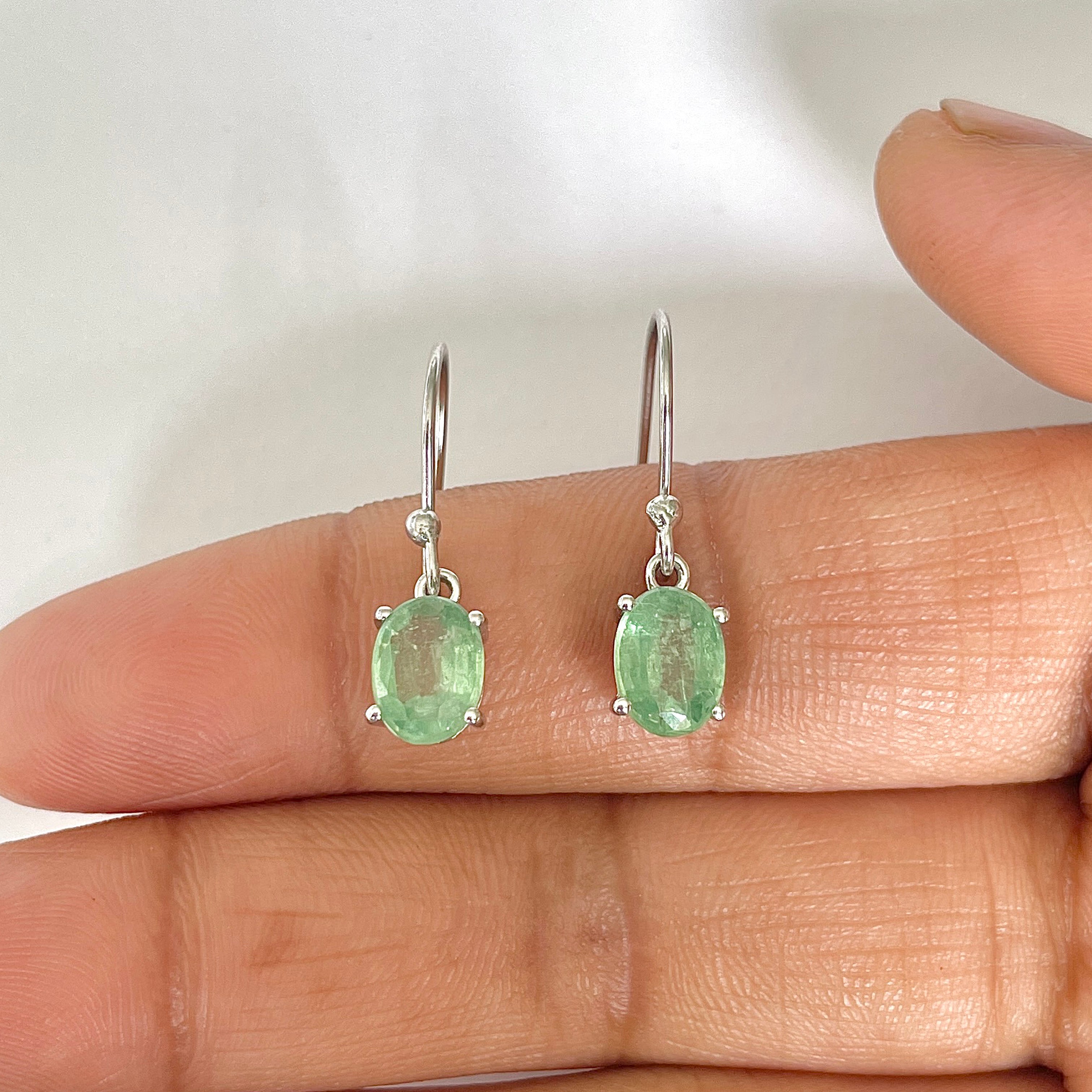 Kyanite Green Earring-(KYN-RDE-673-G)