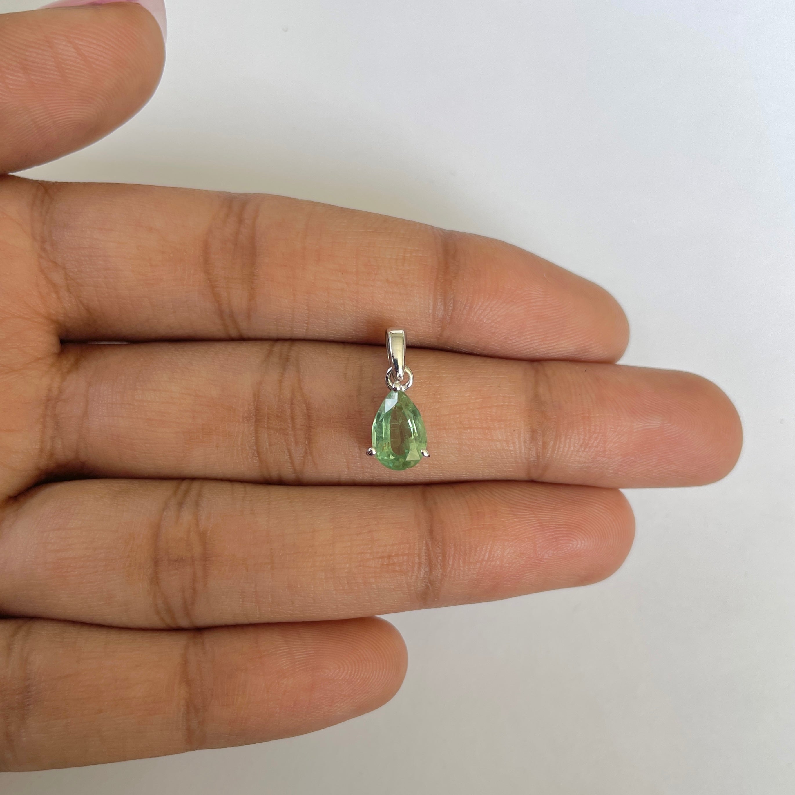Kyanite Green Pendant-(KYN-RDP-917-G)