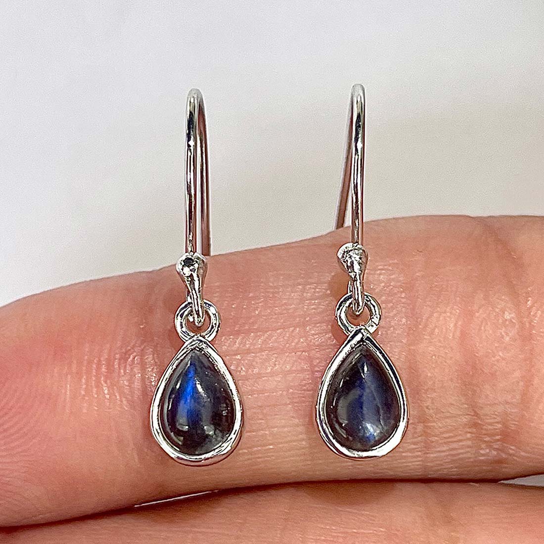 Labradorite Earring-(LBD-RDE-1109)